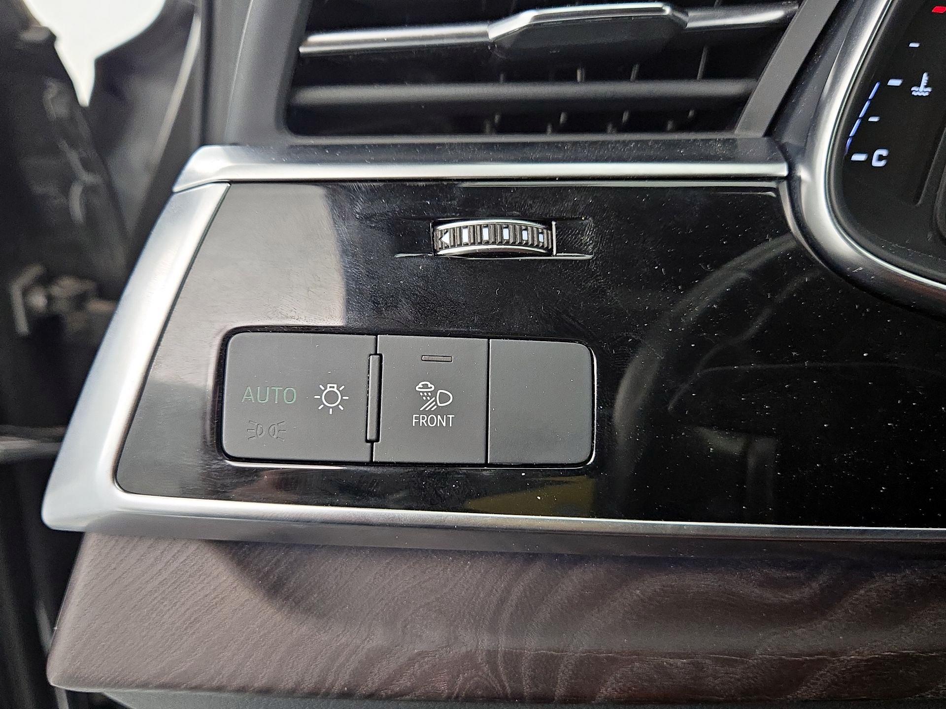 Thumbnail: 2021 Audi Q7 - 13