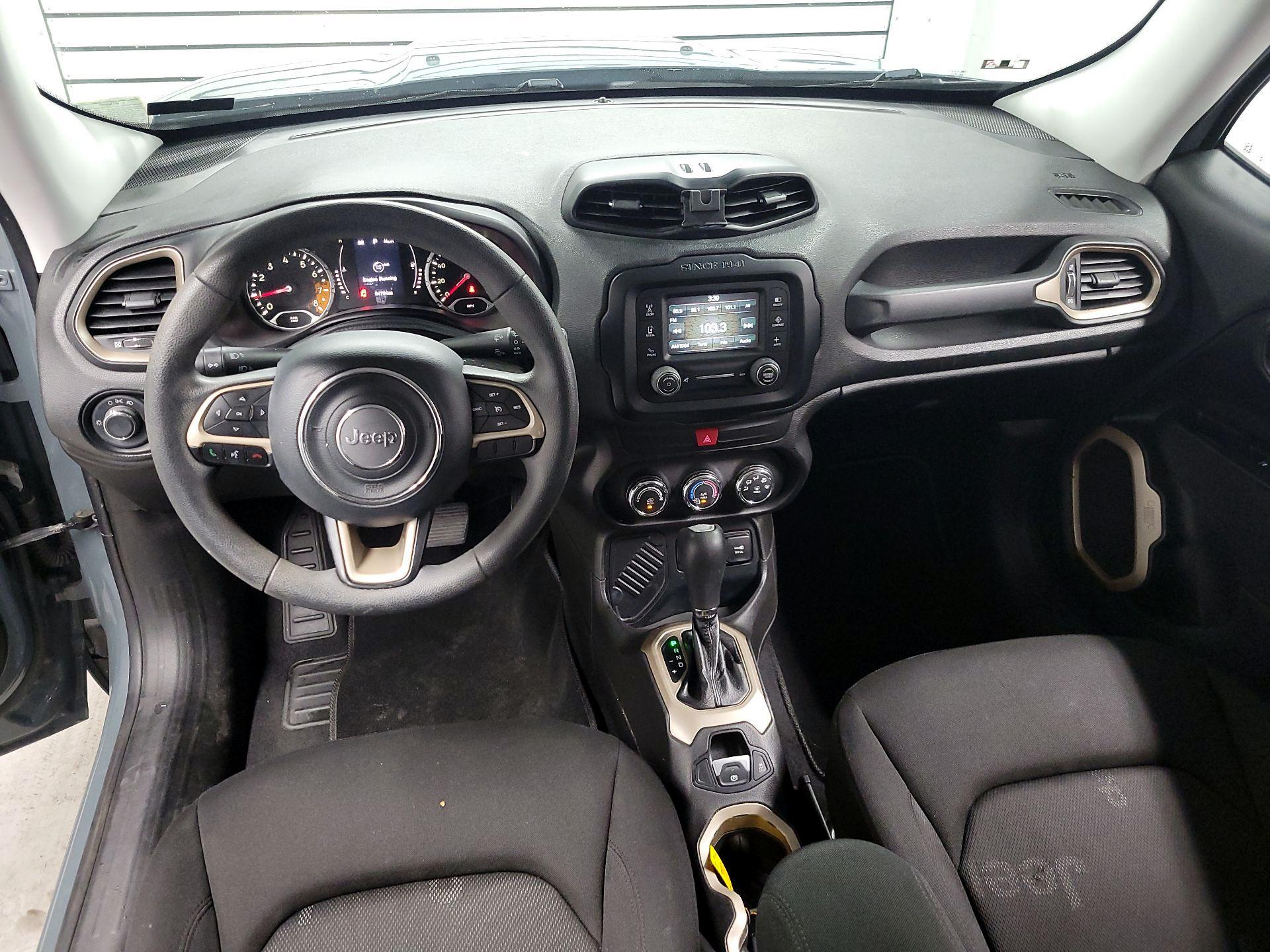 Thumbnail: 2017 Jeep Renegade - 9