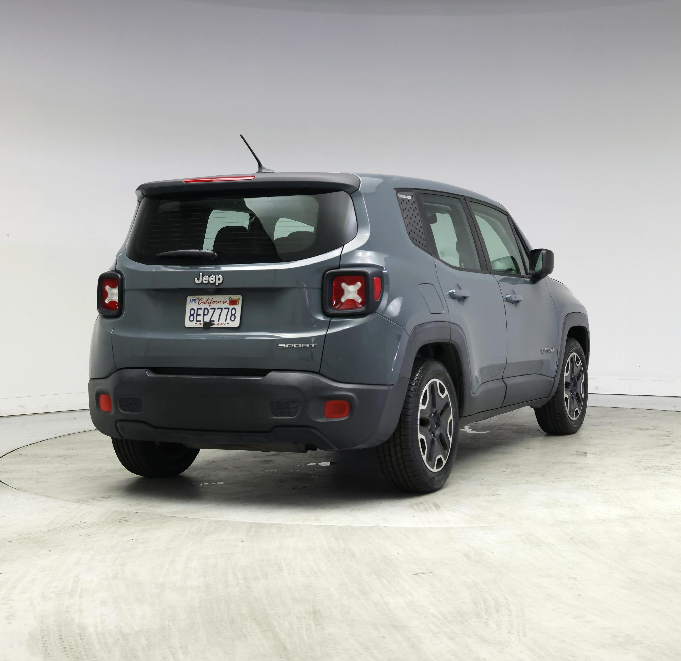 Thumbnail: 2017 Jeep Renegade - 8