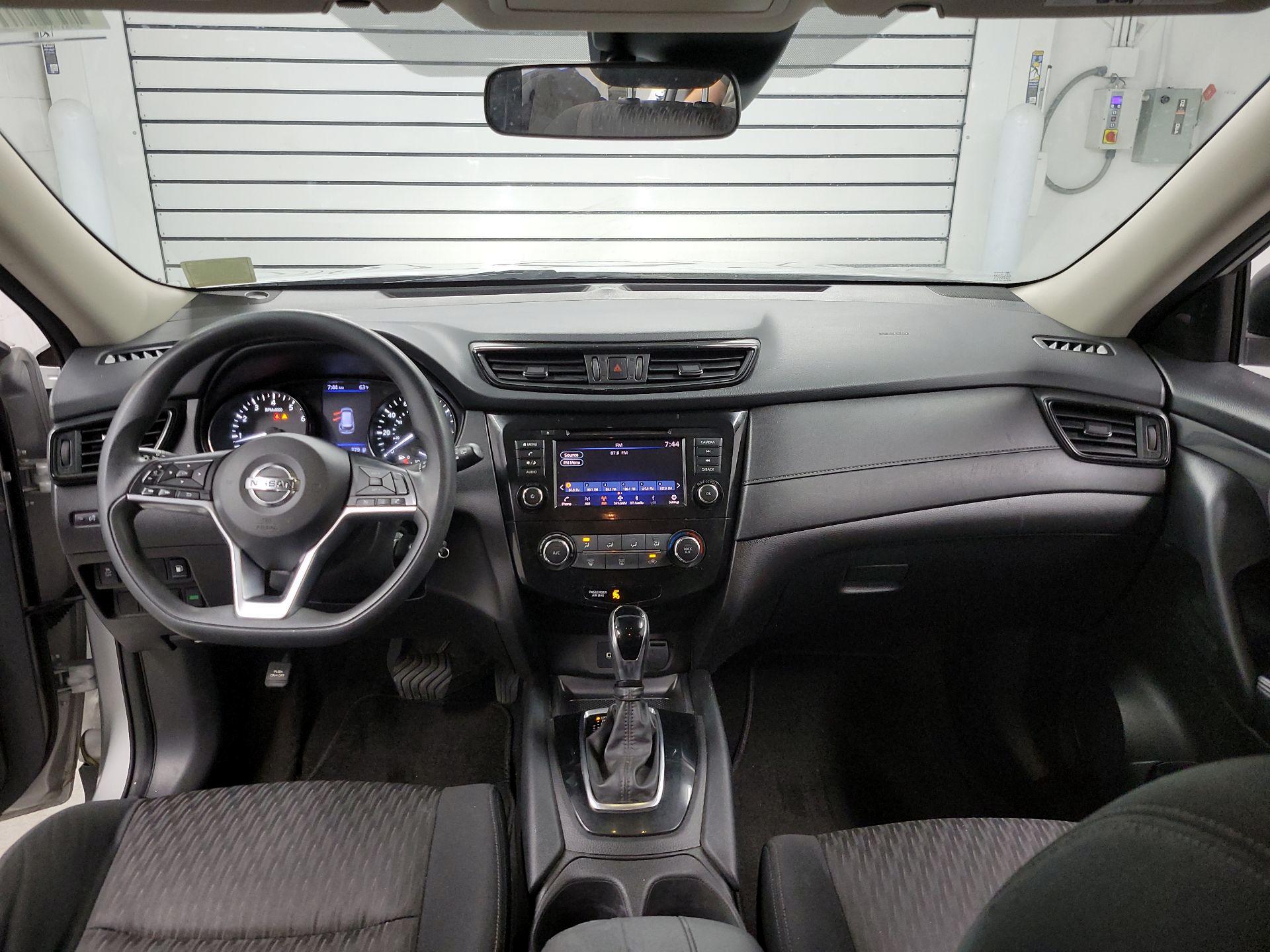 Thumbnail: 2020 Nissan Rogue - 9