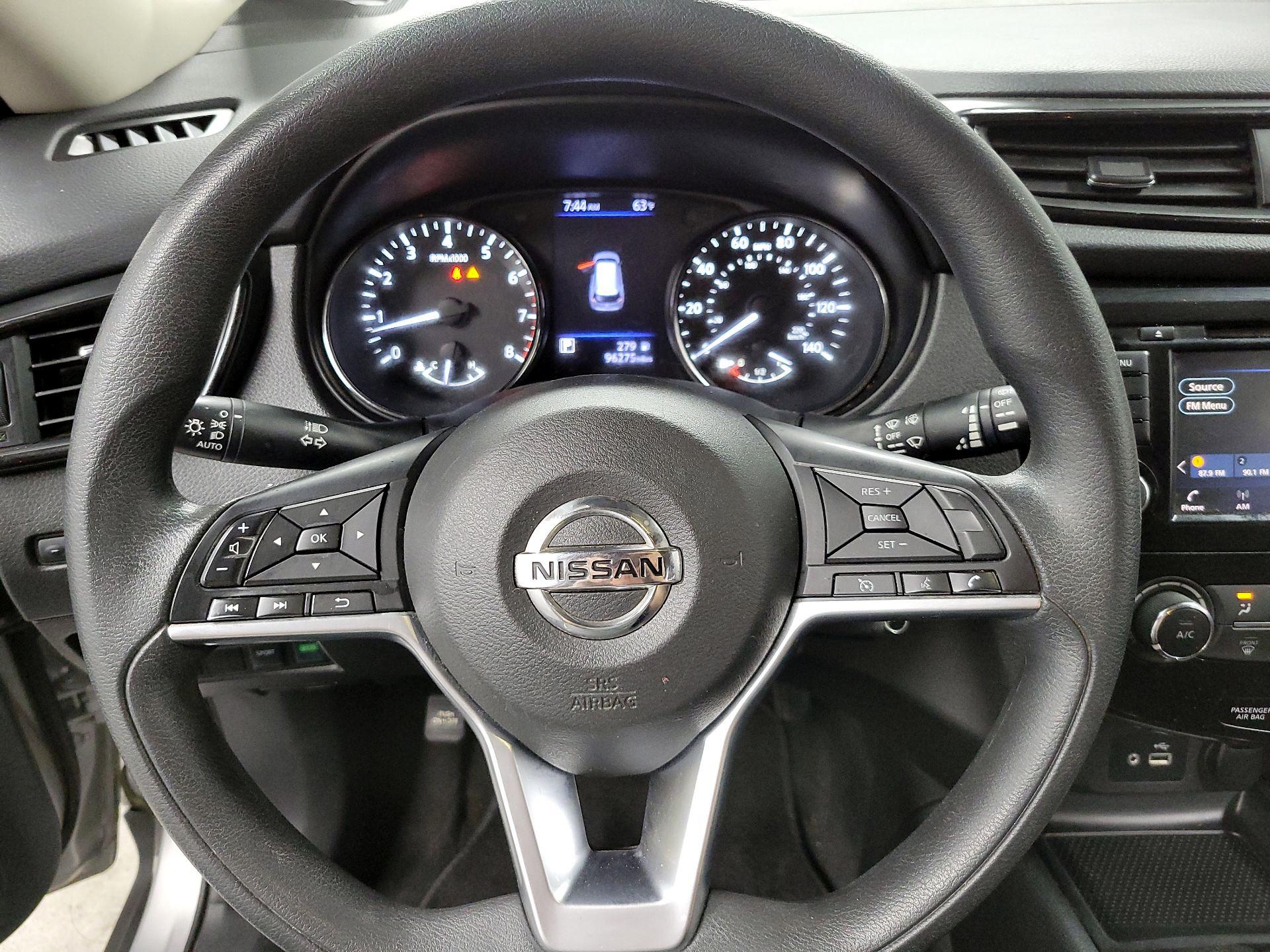 Thumbnail: 2020 Nissan Rogue - 10