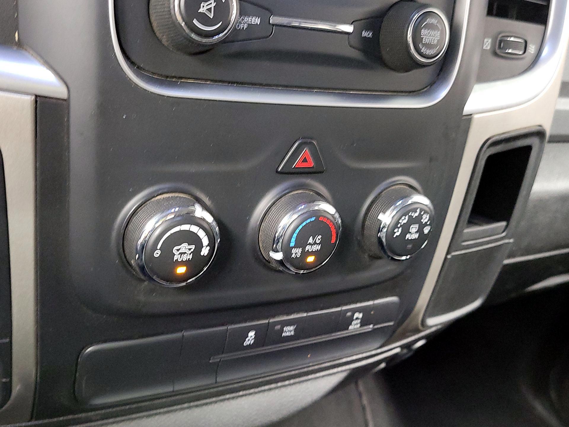Thumbnail: 2020 RAM 1500 Classic - 15