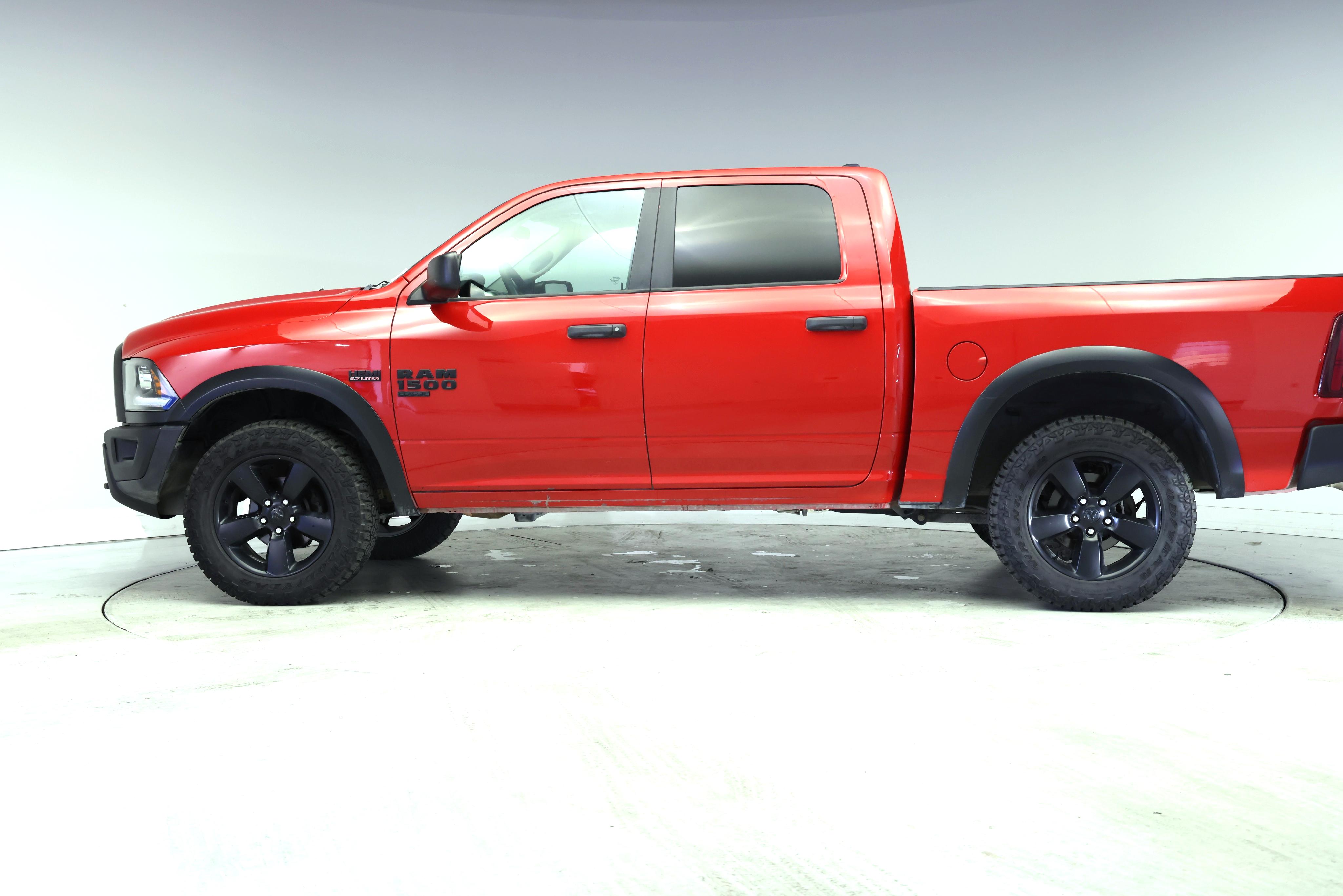 Thumbnail: 2020 RAM 1500 Classic - 3