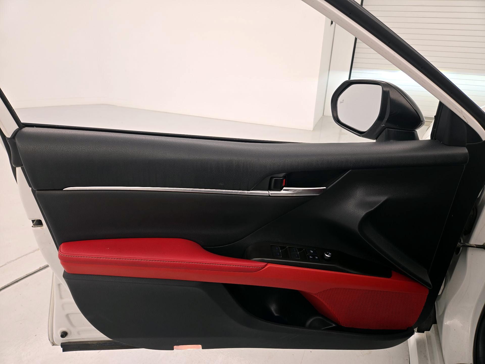 Thumbnail: 2021 Toyota Camry - 12