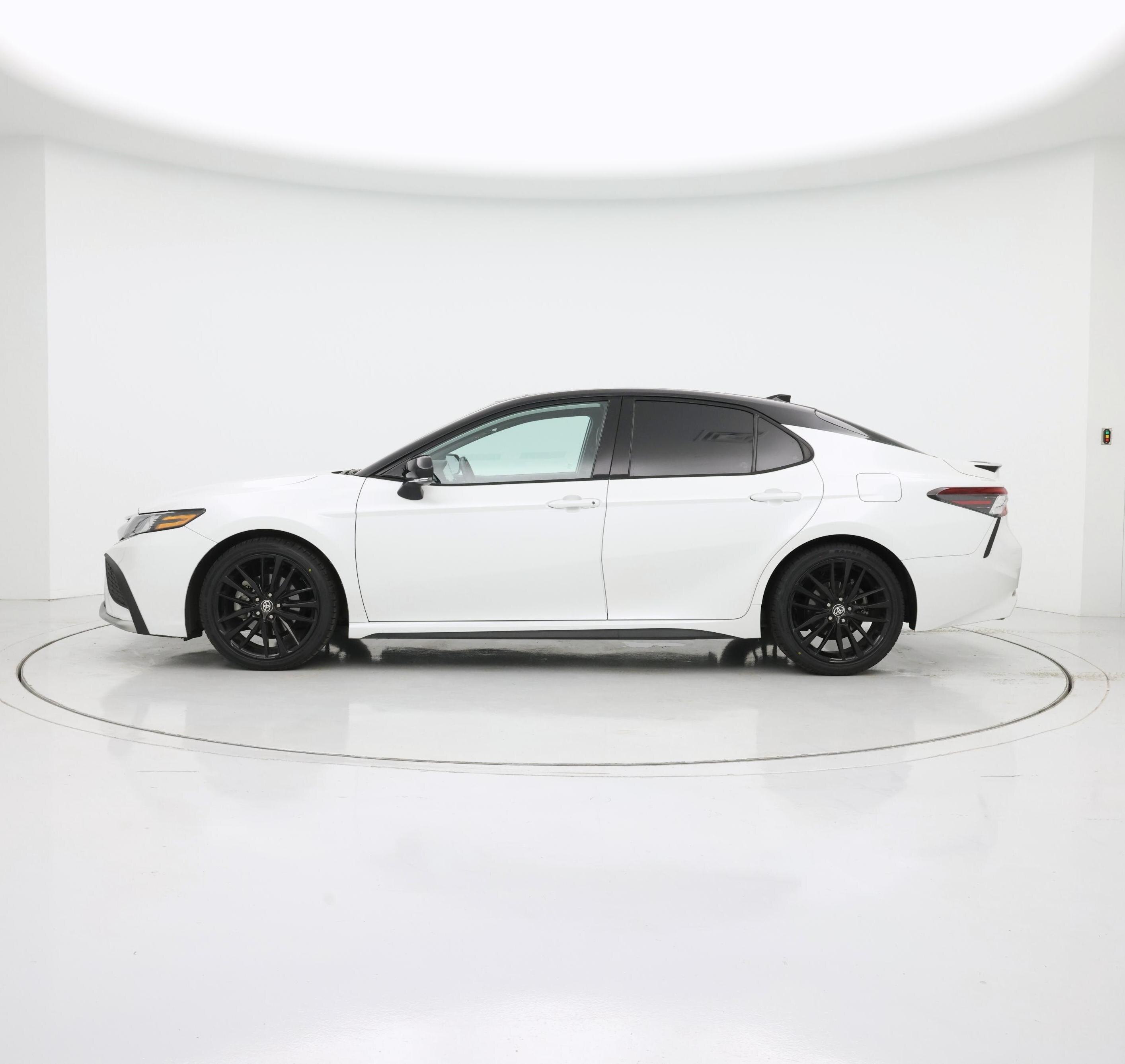 Thumbnail: 2021 Toyota Camry - 3