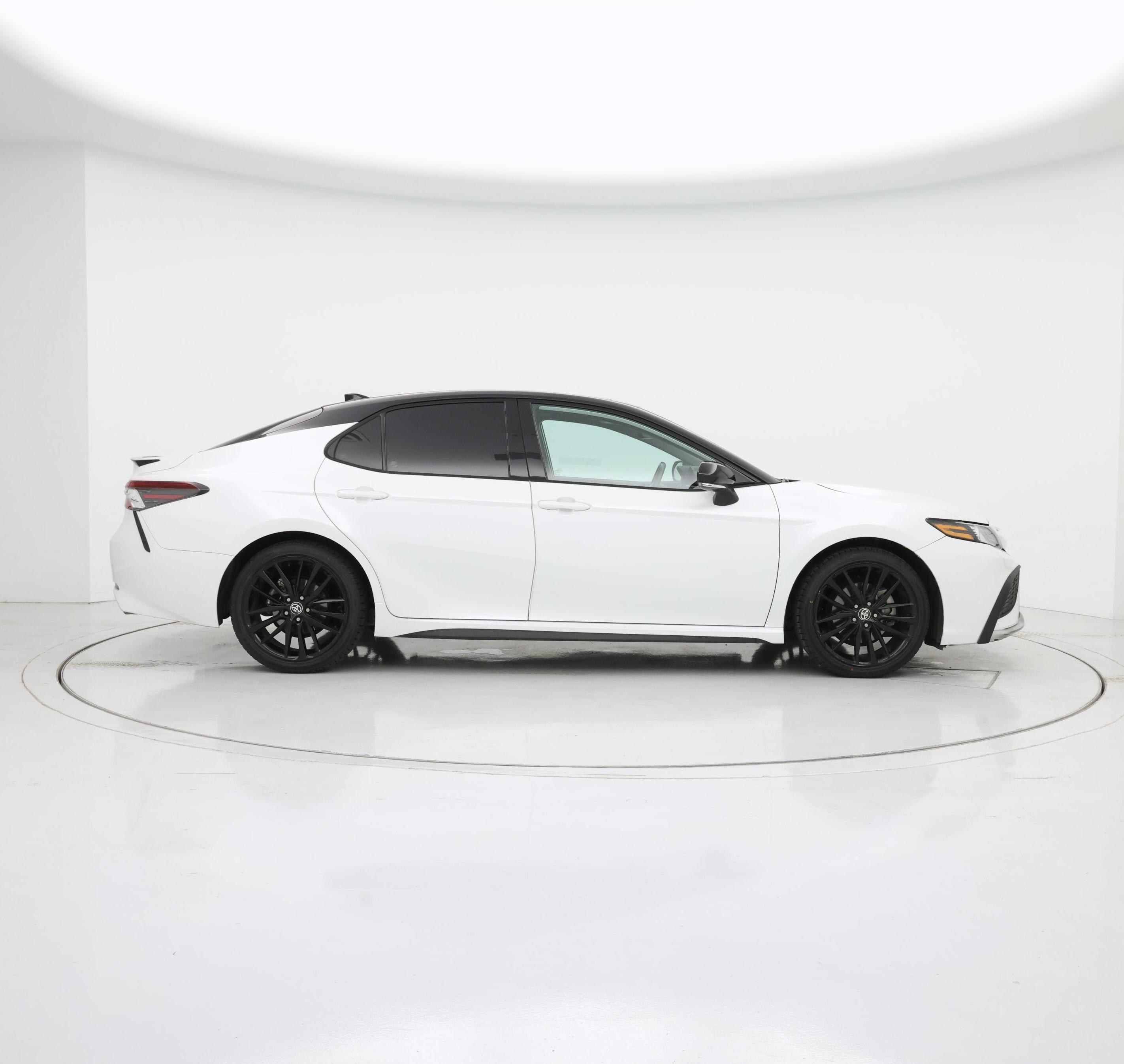 Thumbnail: 2021 Toyota Camry - 7
