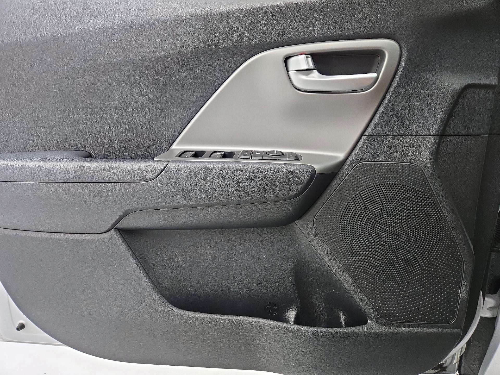 Thumbnail: 2019 Kia Niro - 12