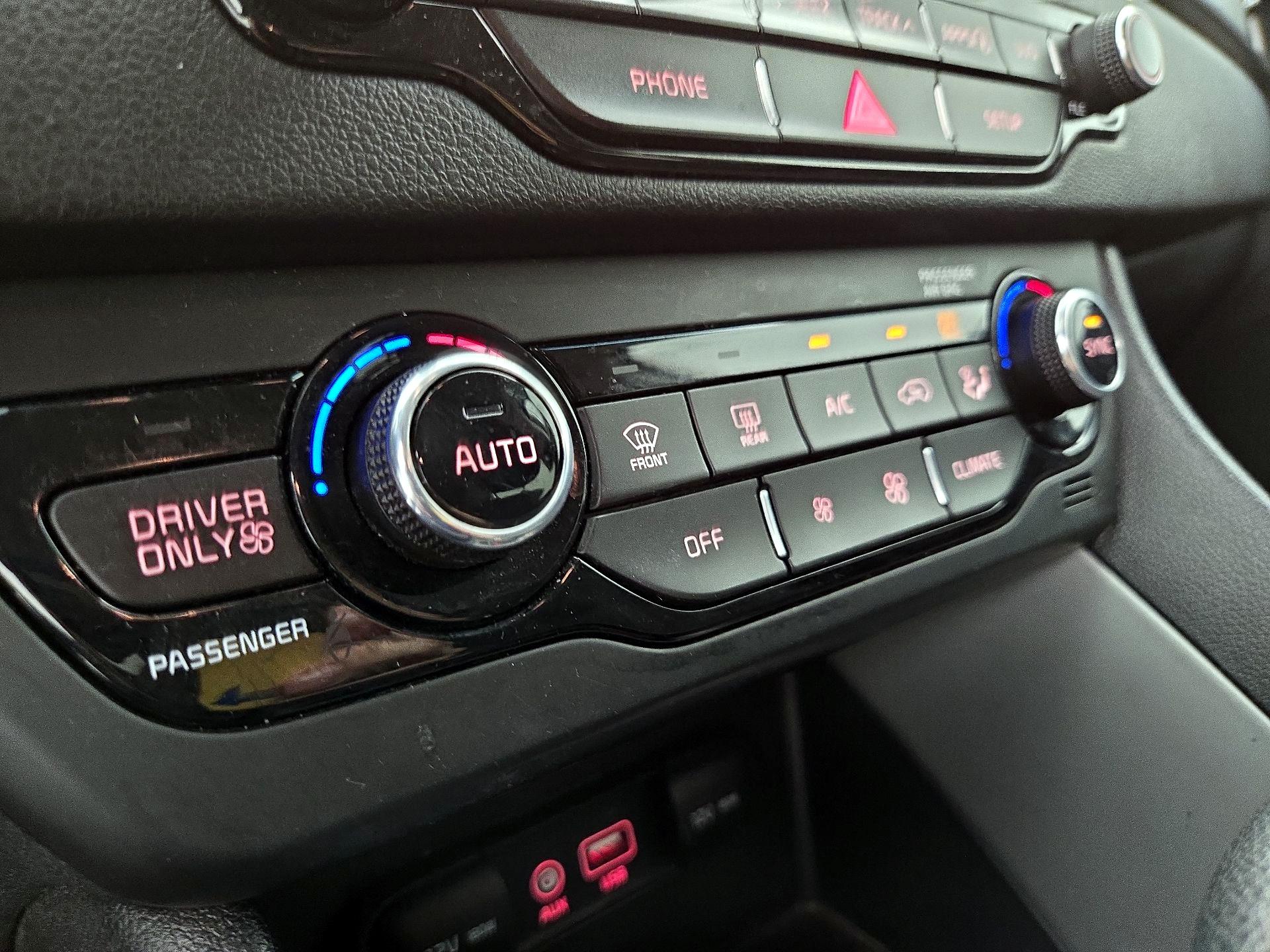 Thumbnail: 2019 Kia Niro - 16