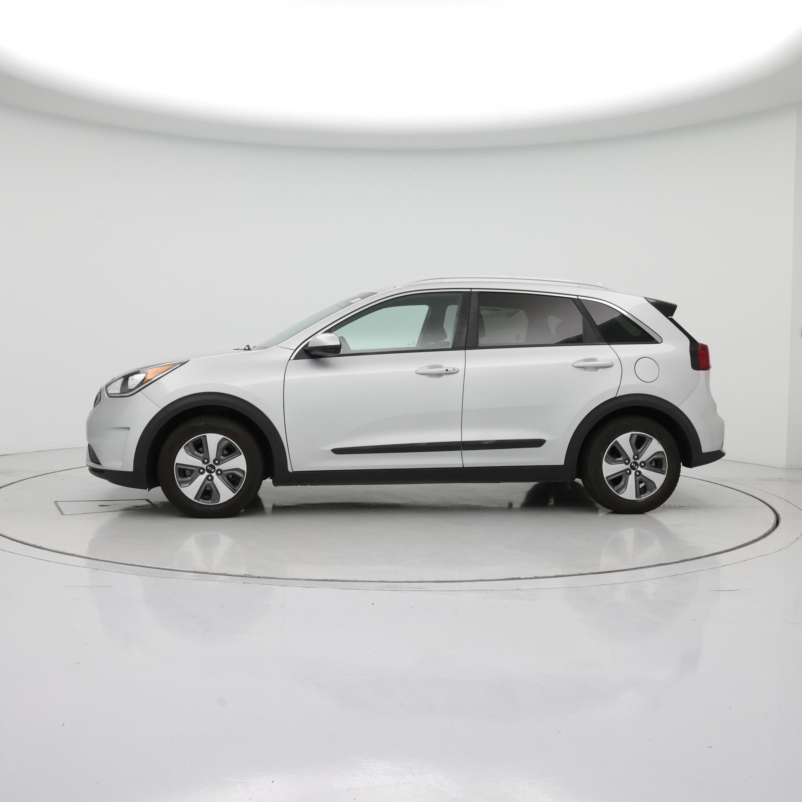 Thumbnail: 2019 Kia Niro - 3