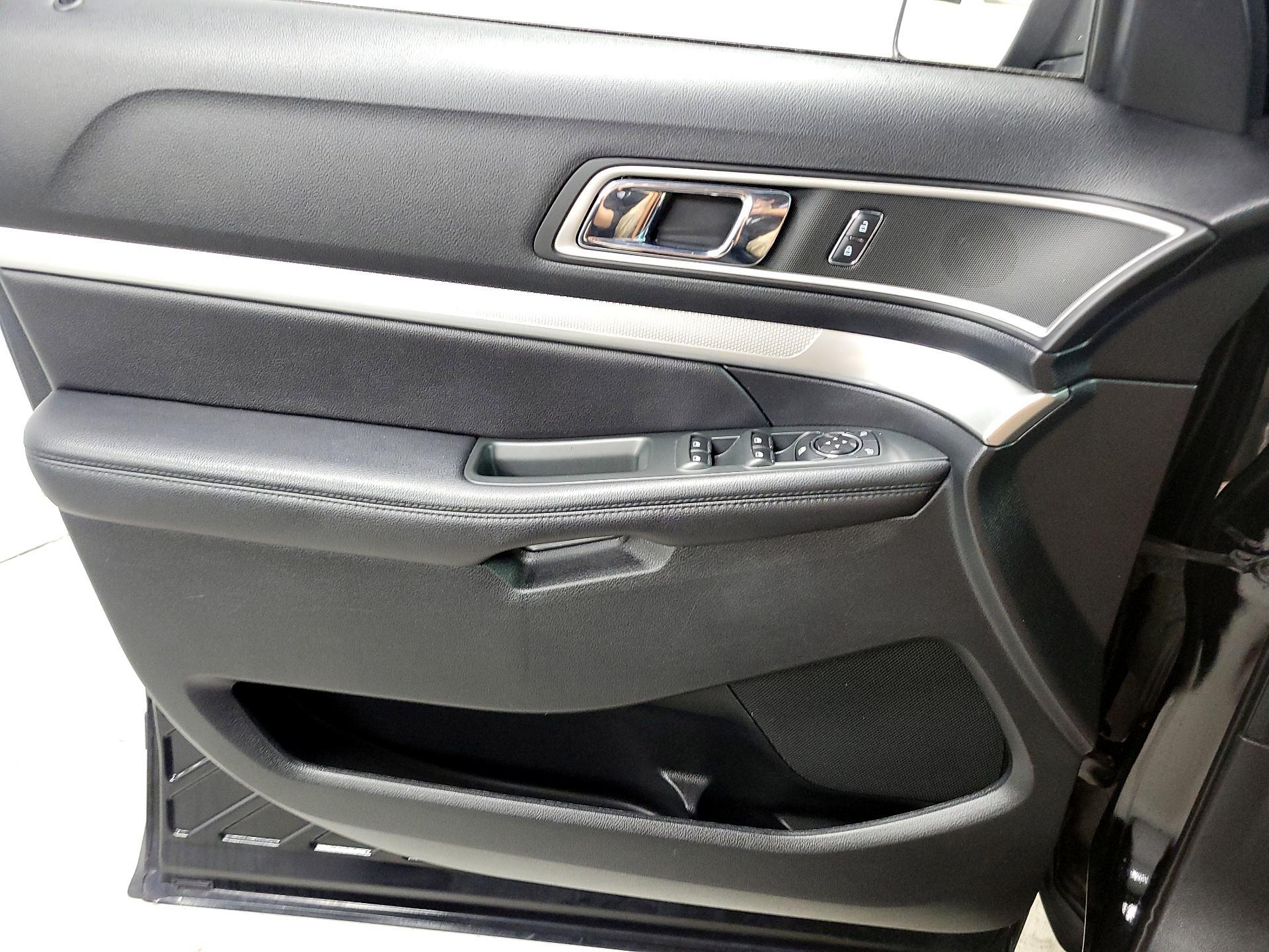 Thumbnail: 2017 Ford Explorer - 12
