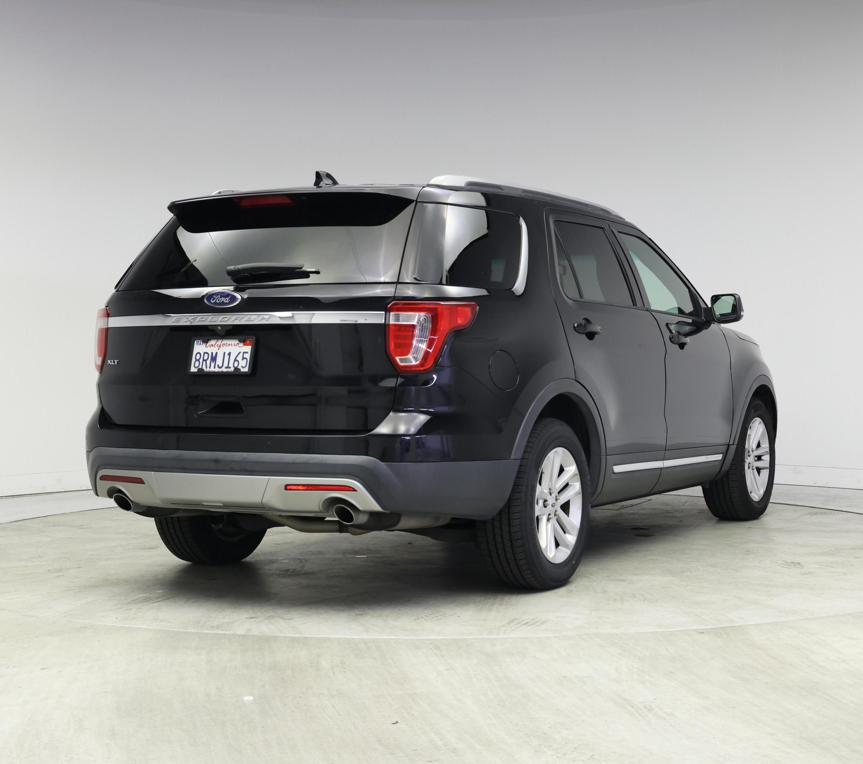 Thumbnail: 2017 Ford Explorer - 8