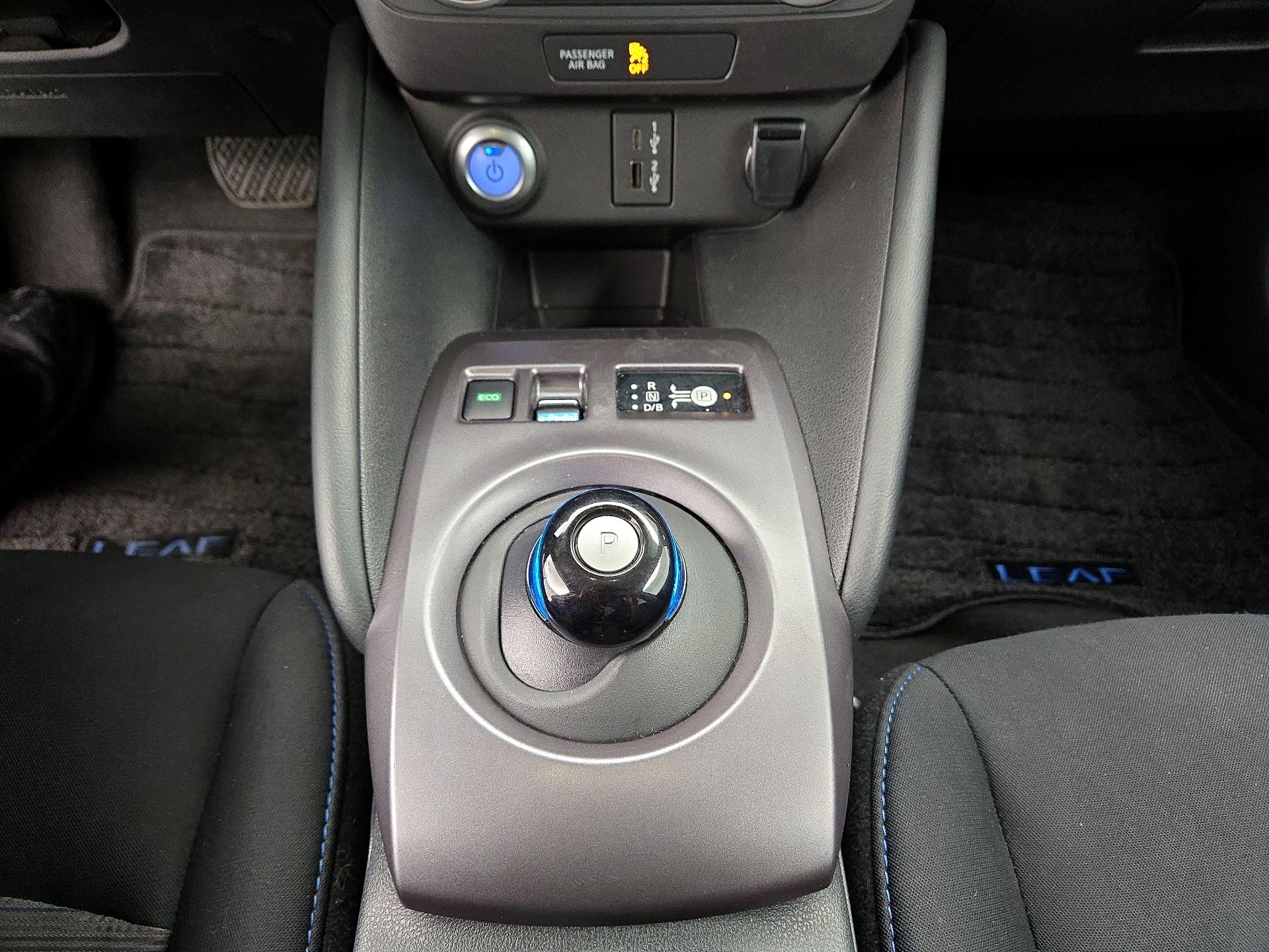 Thumbnail: 2022 Nissan Leaf - 17