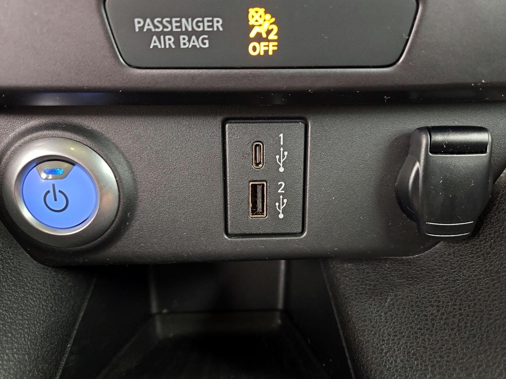 Thumbnail: 2022 Nissan Leaf - 18