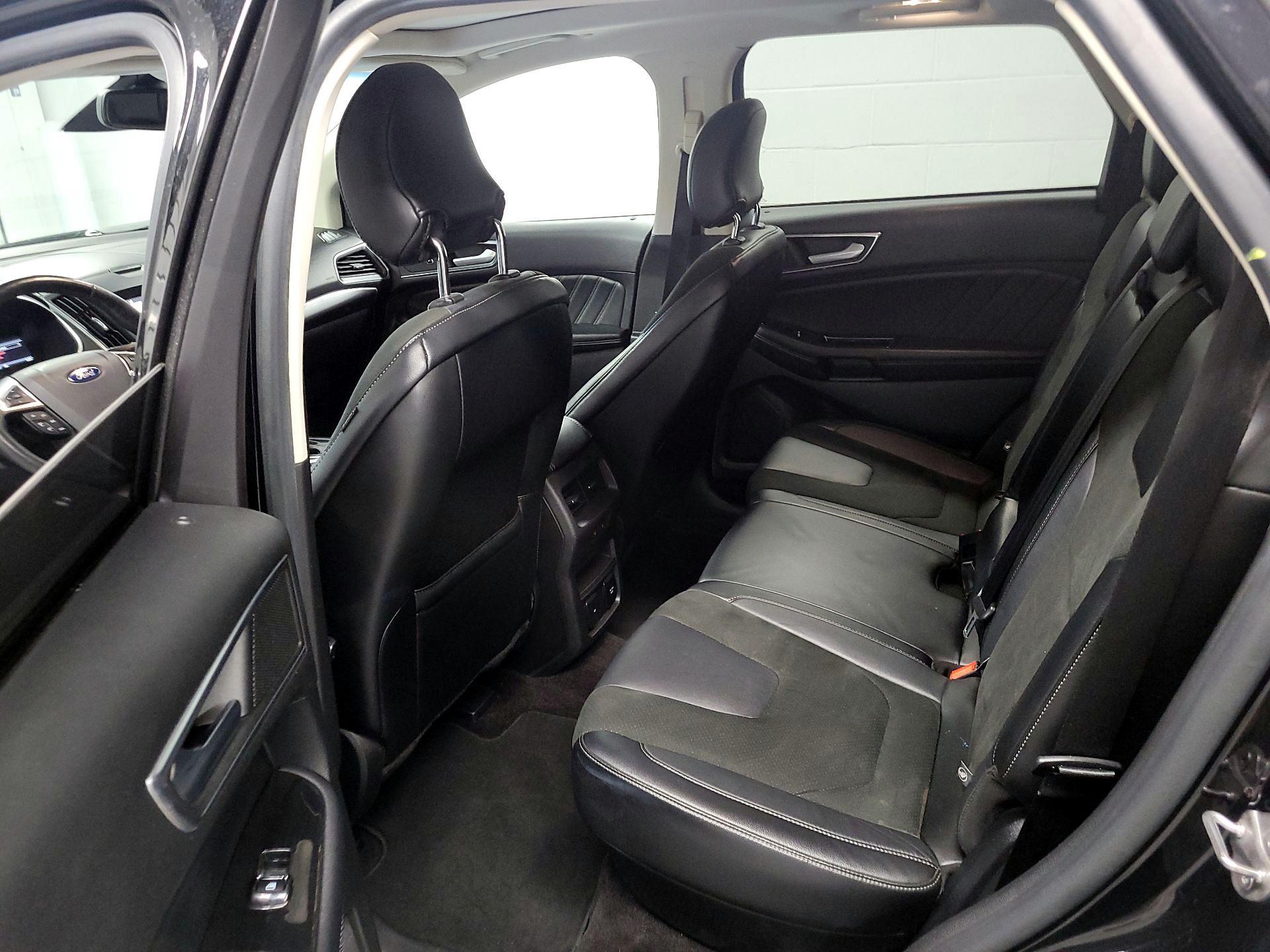 Thumbnail: 2016 Ford Edge - 19