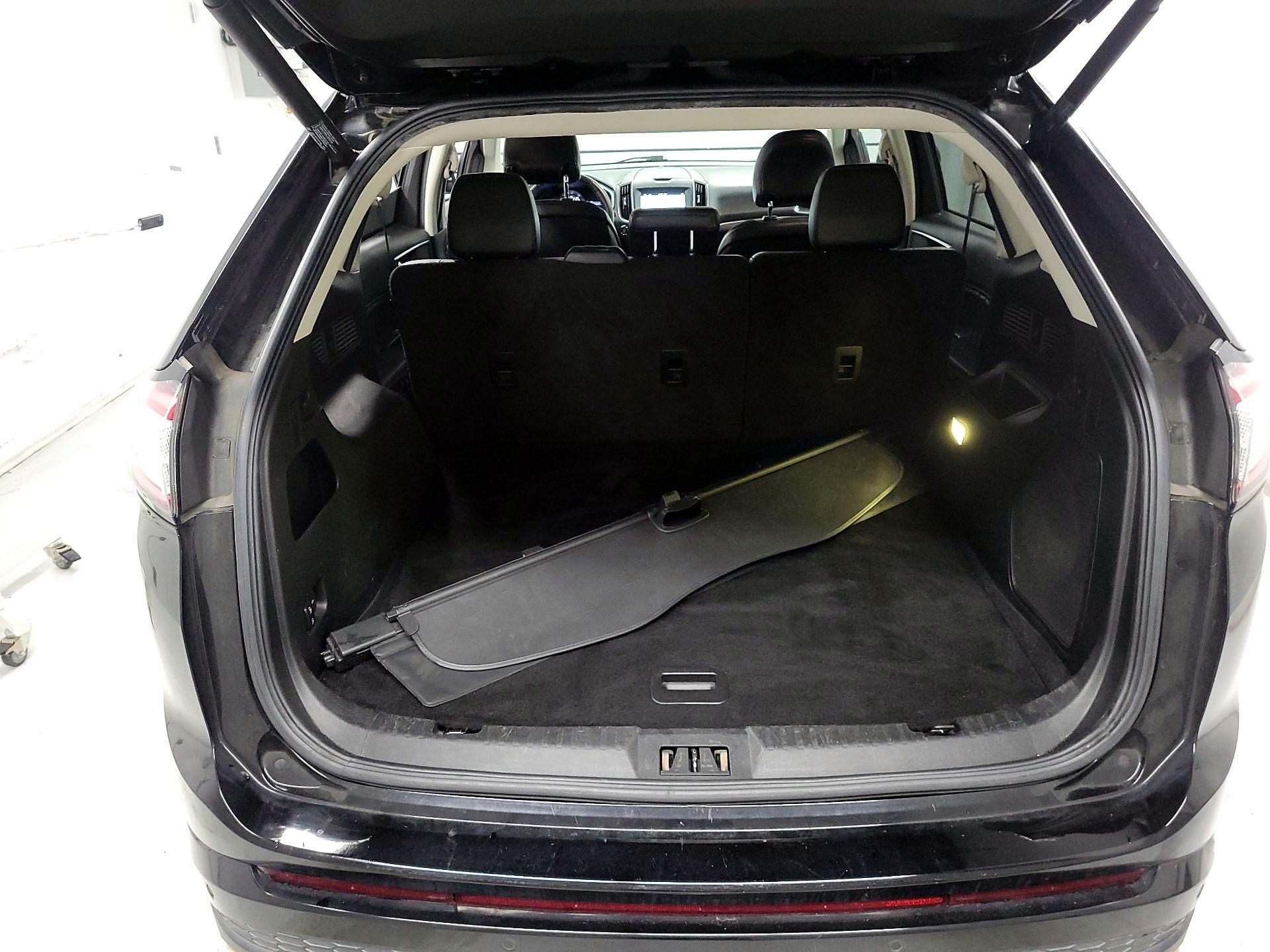 Thumbnail: 2016 Ford Edge - 20