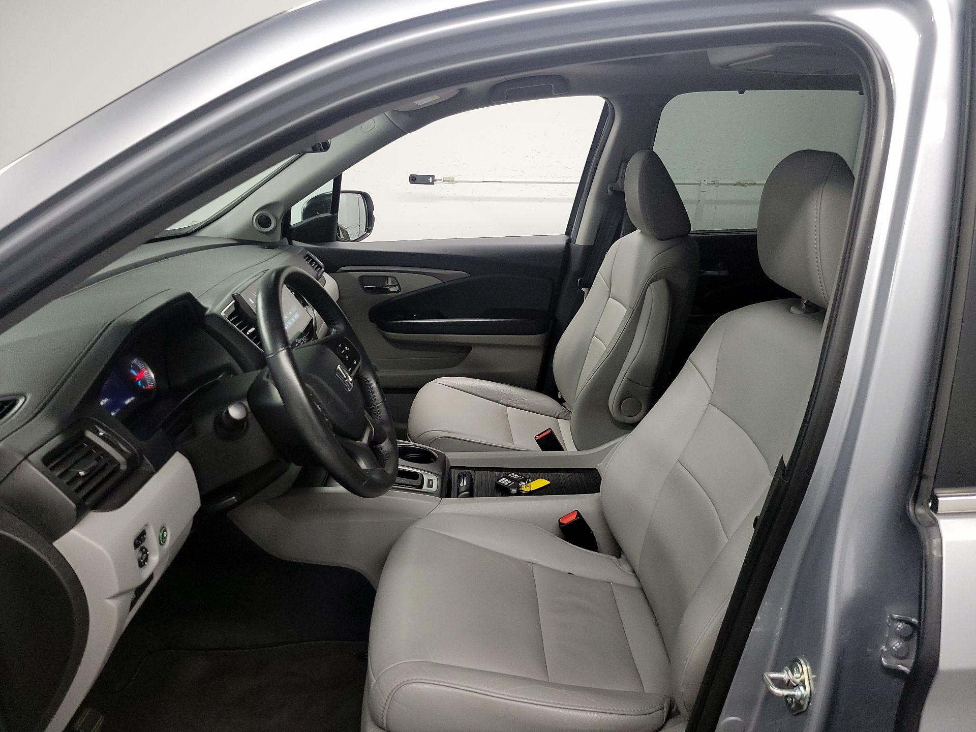 Thumbnail: 2019 Honda Pilot - 11