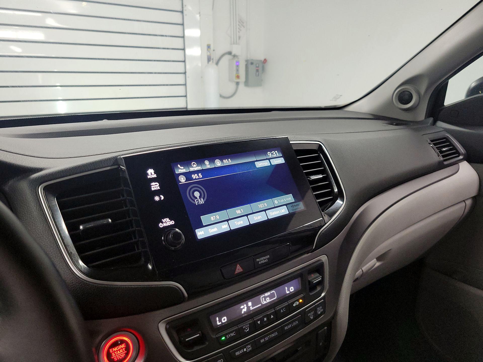 Thumbnail: 2019 Honda Pilot - 15