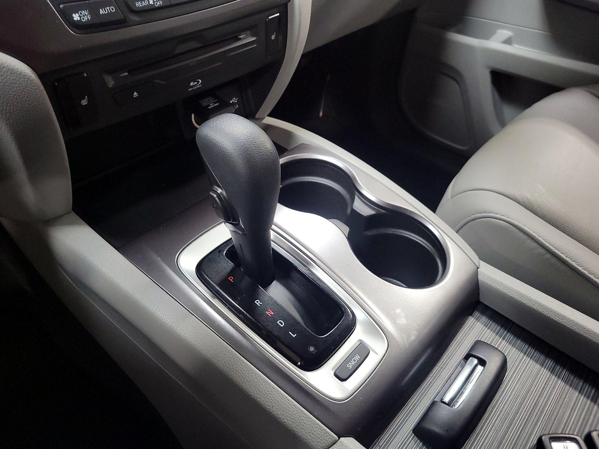 Thumbnail: 2019 Honda Pilot - 17