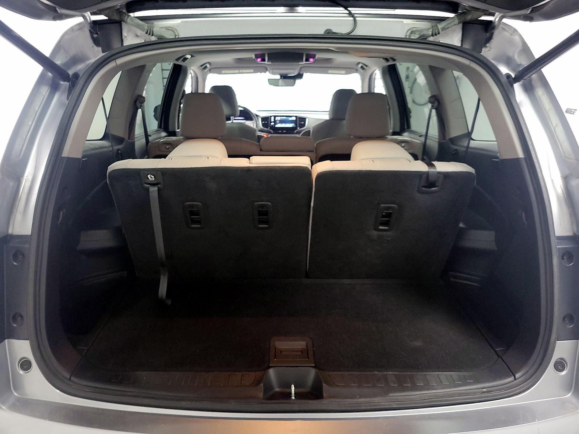 Thumbnail: 2019 Honda Pilot - 19