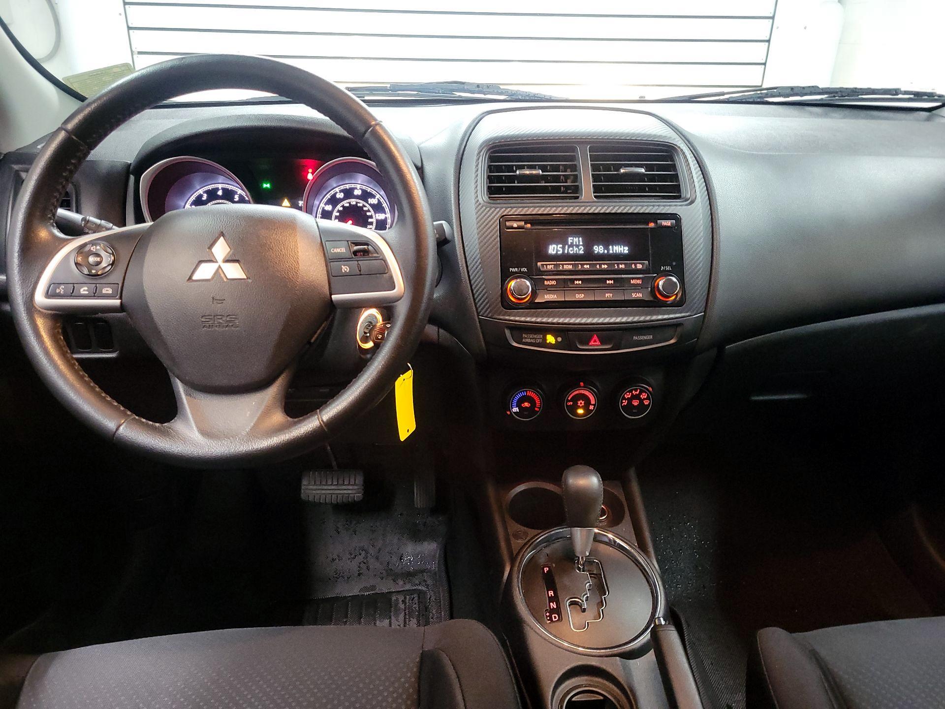 Thumbnail: 2015 Mitsubishi Outlander Sport - 9