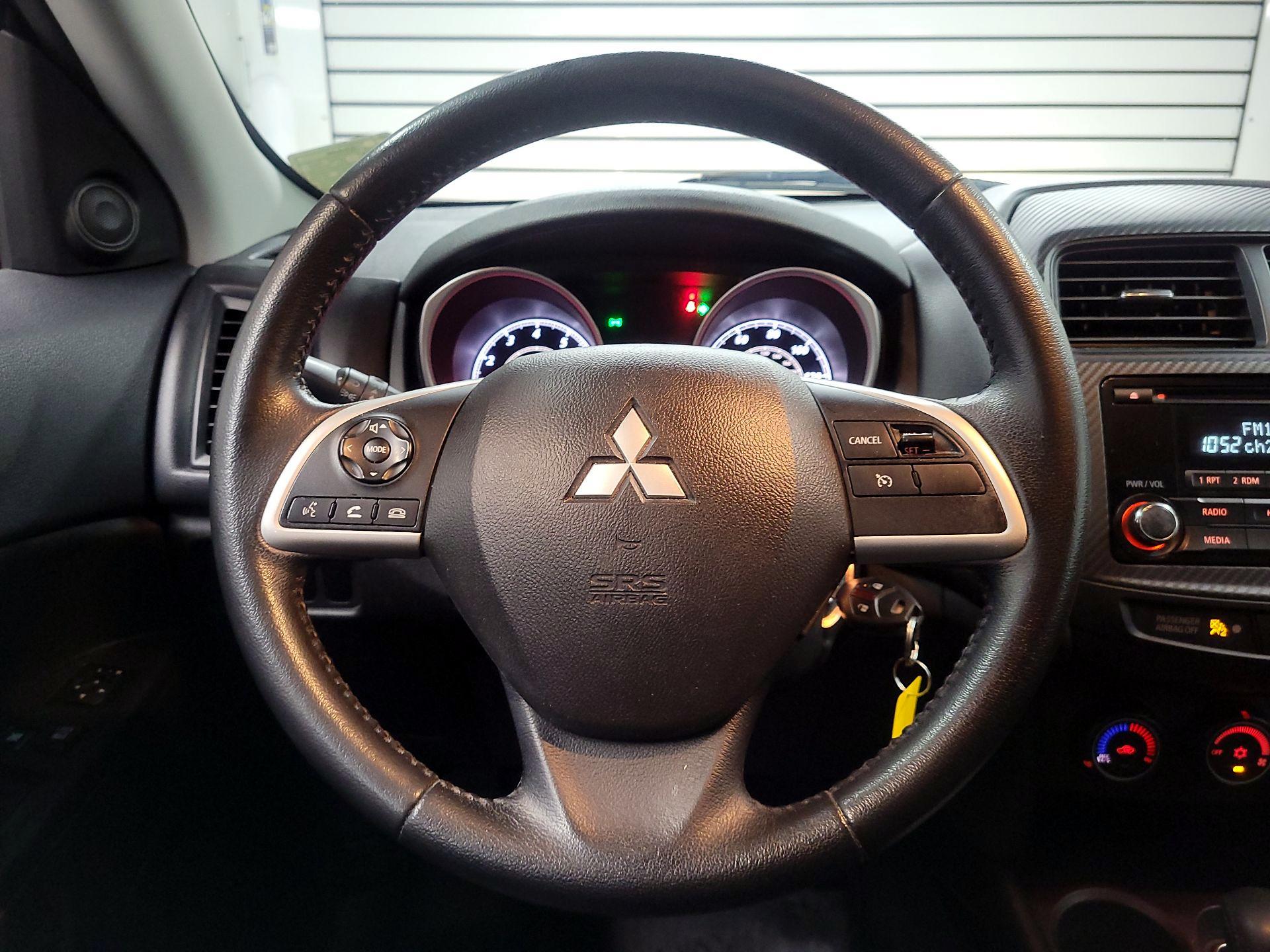 Thumbnail: 2015 Mitsubishi Outlander Sport - 10