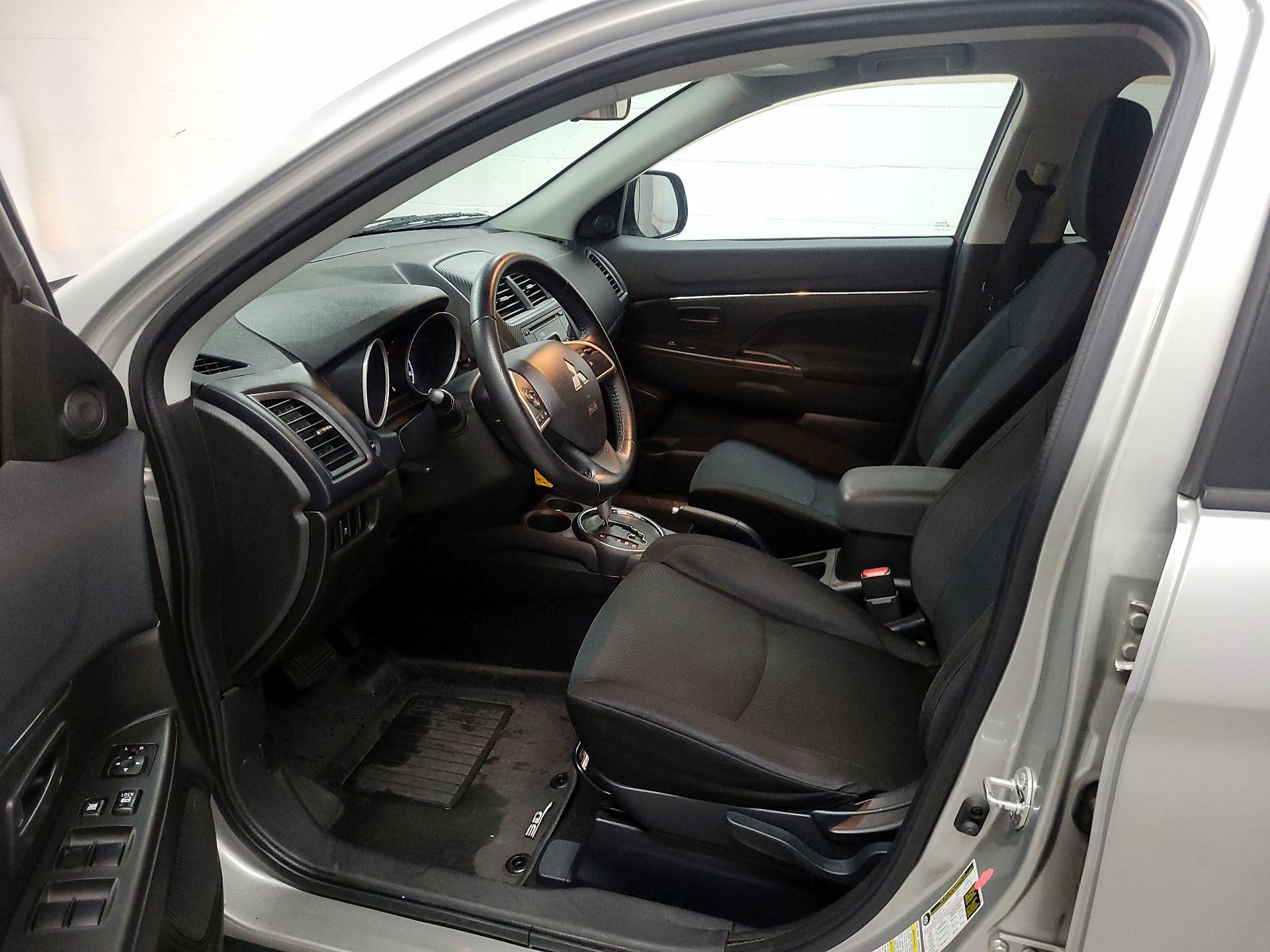 Thumbnail: 2015 Mitsubishi Outlander Sport - 11