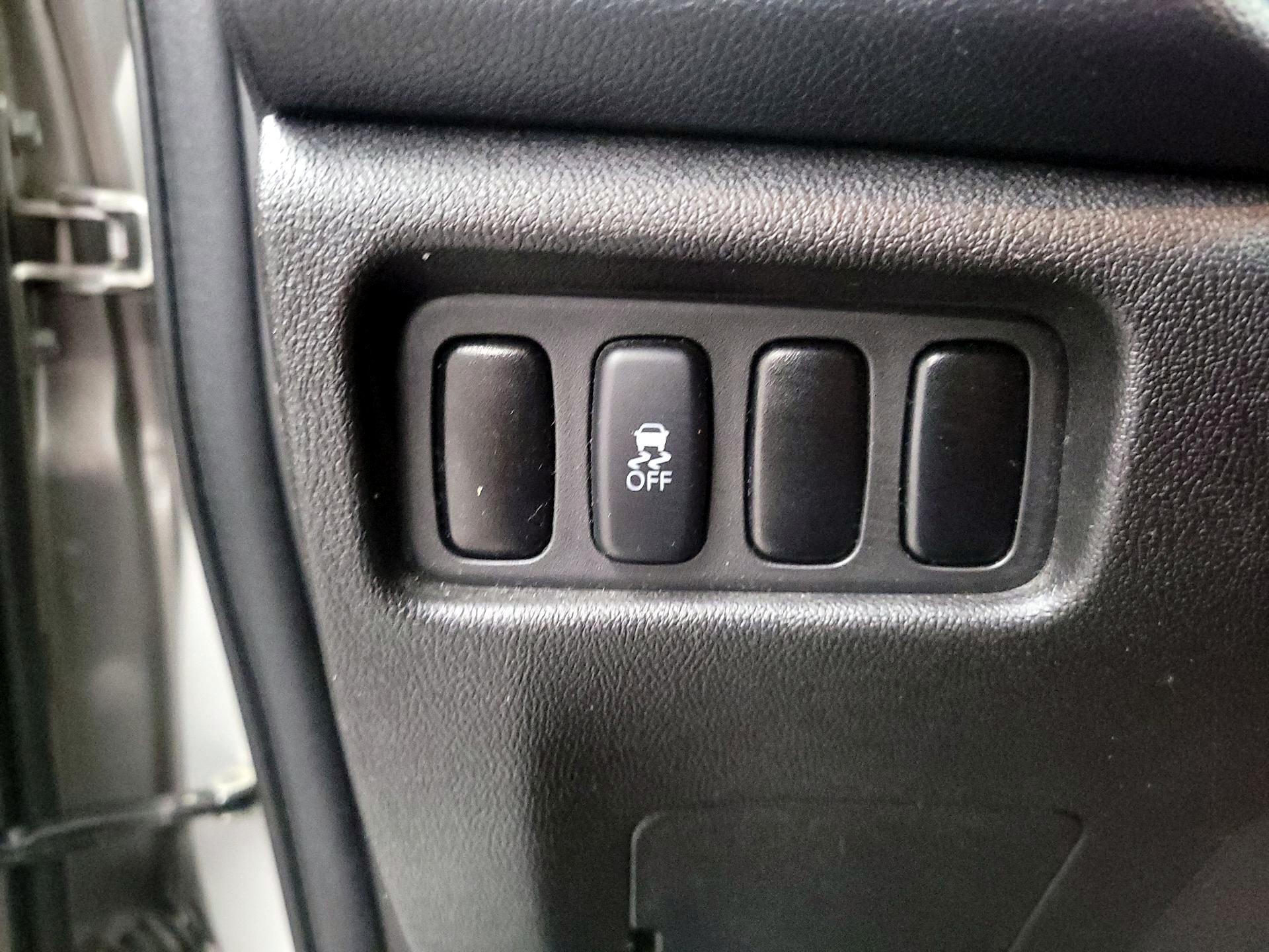 Thumbnail: 2015 Mitsubishi Outlander Sport - 13