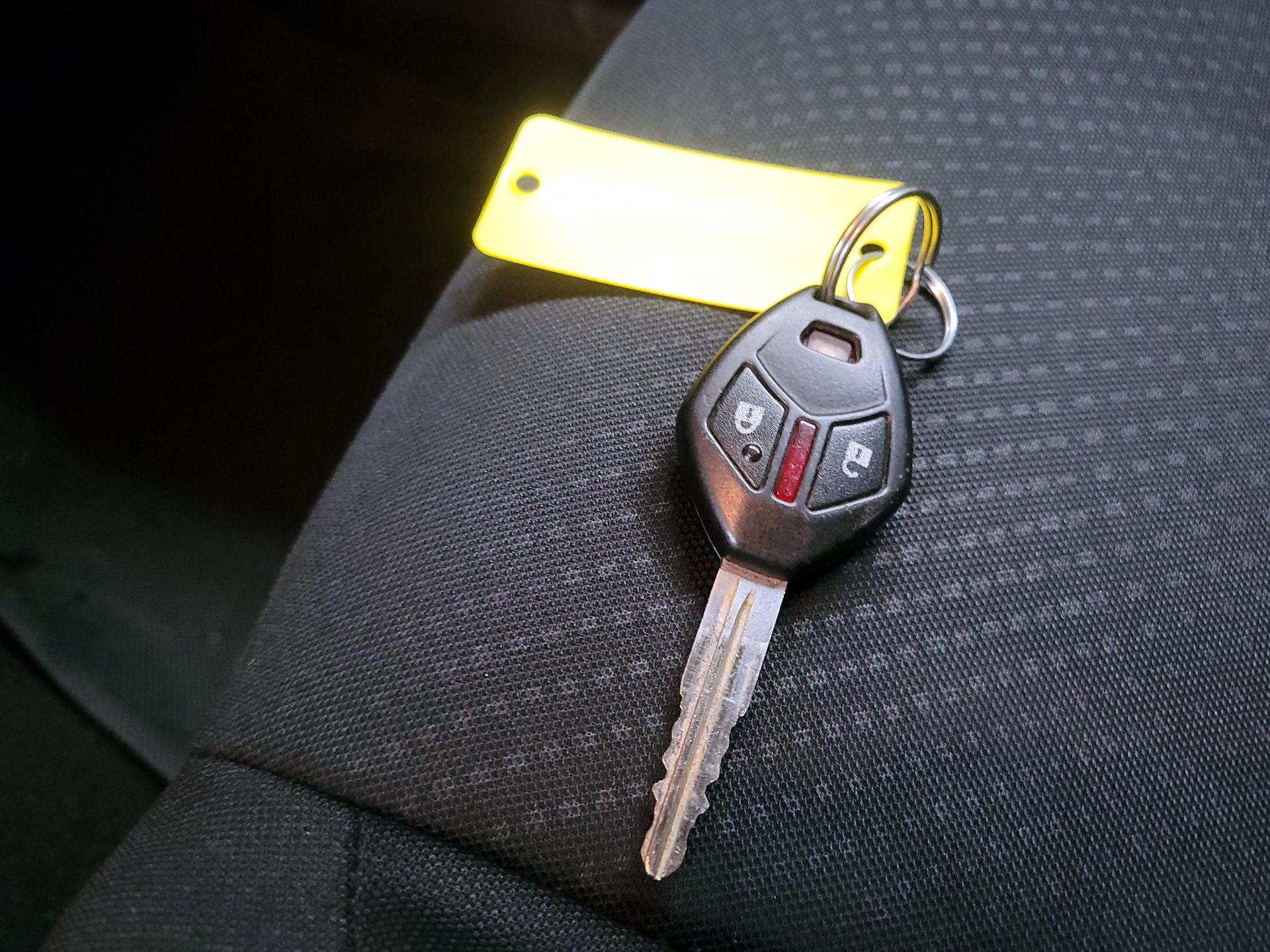 Thumbnail: 2015 Mitsubishi Outlander Sport - 20