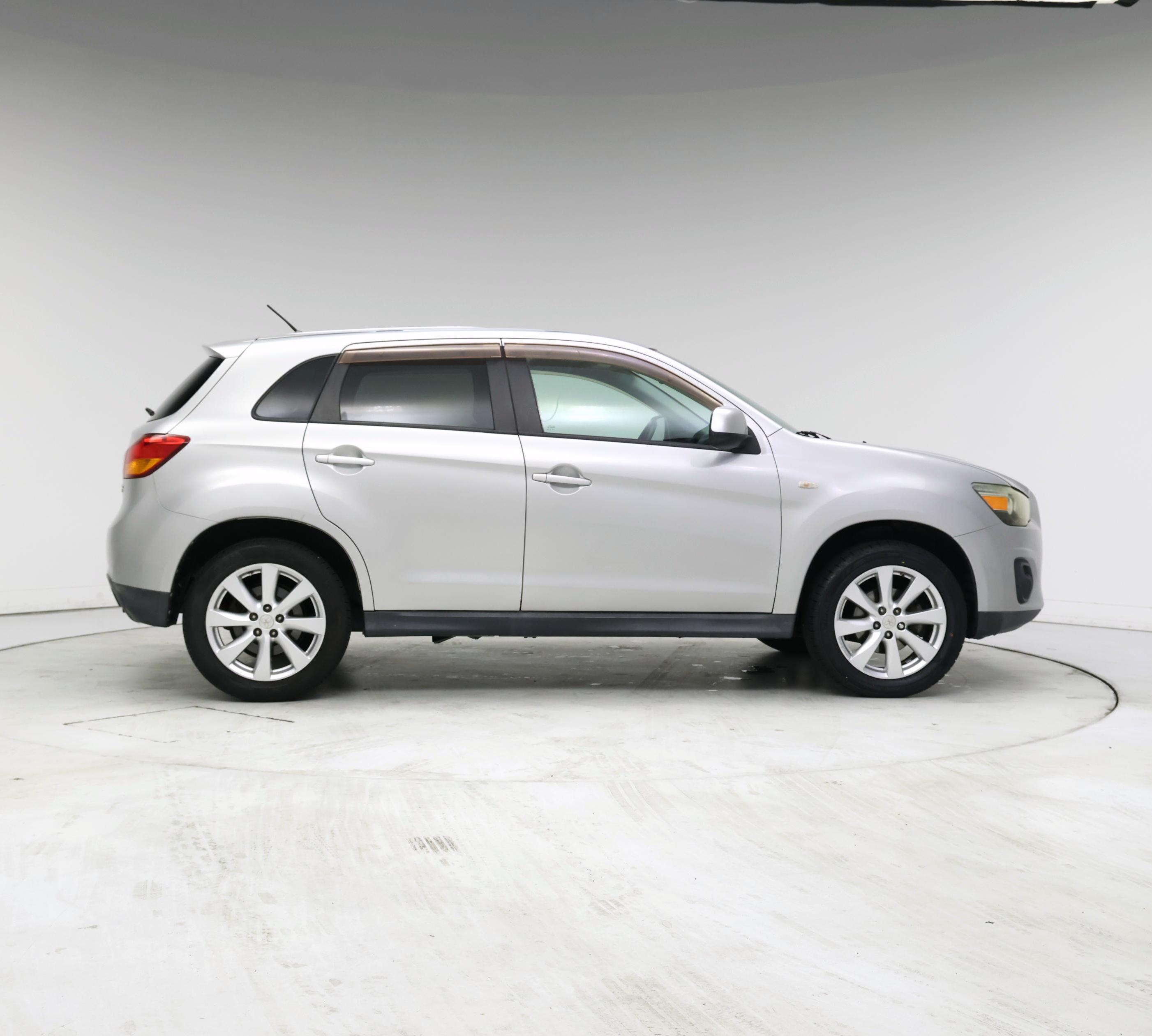 Thumbnail: 2015 Mitsubishi Outlander Sport - 7