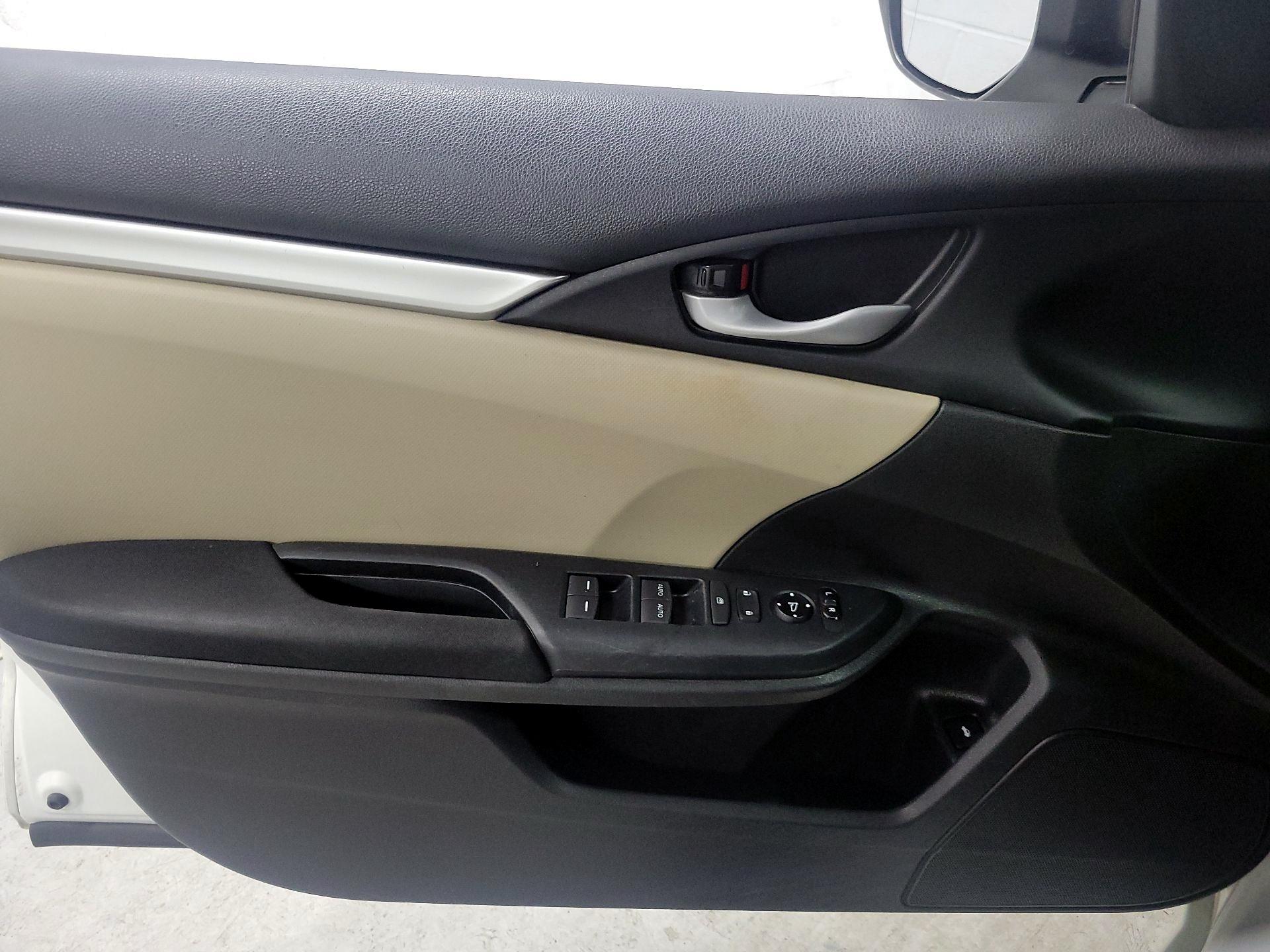 Thumbnail: 2016 Honda Civic - 12
