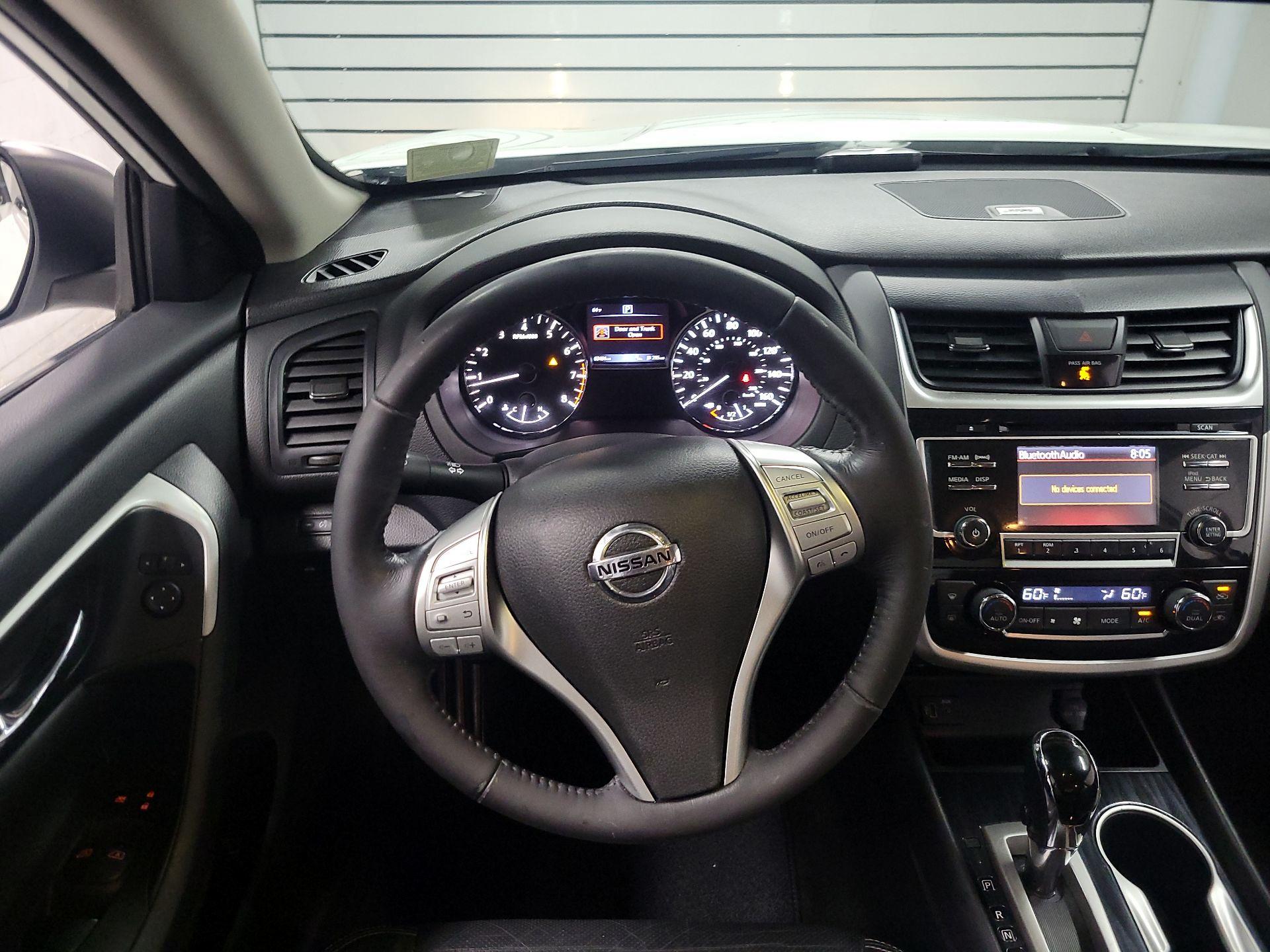 Thumbnail: 2018 Nissan Altima - 10
