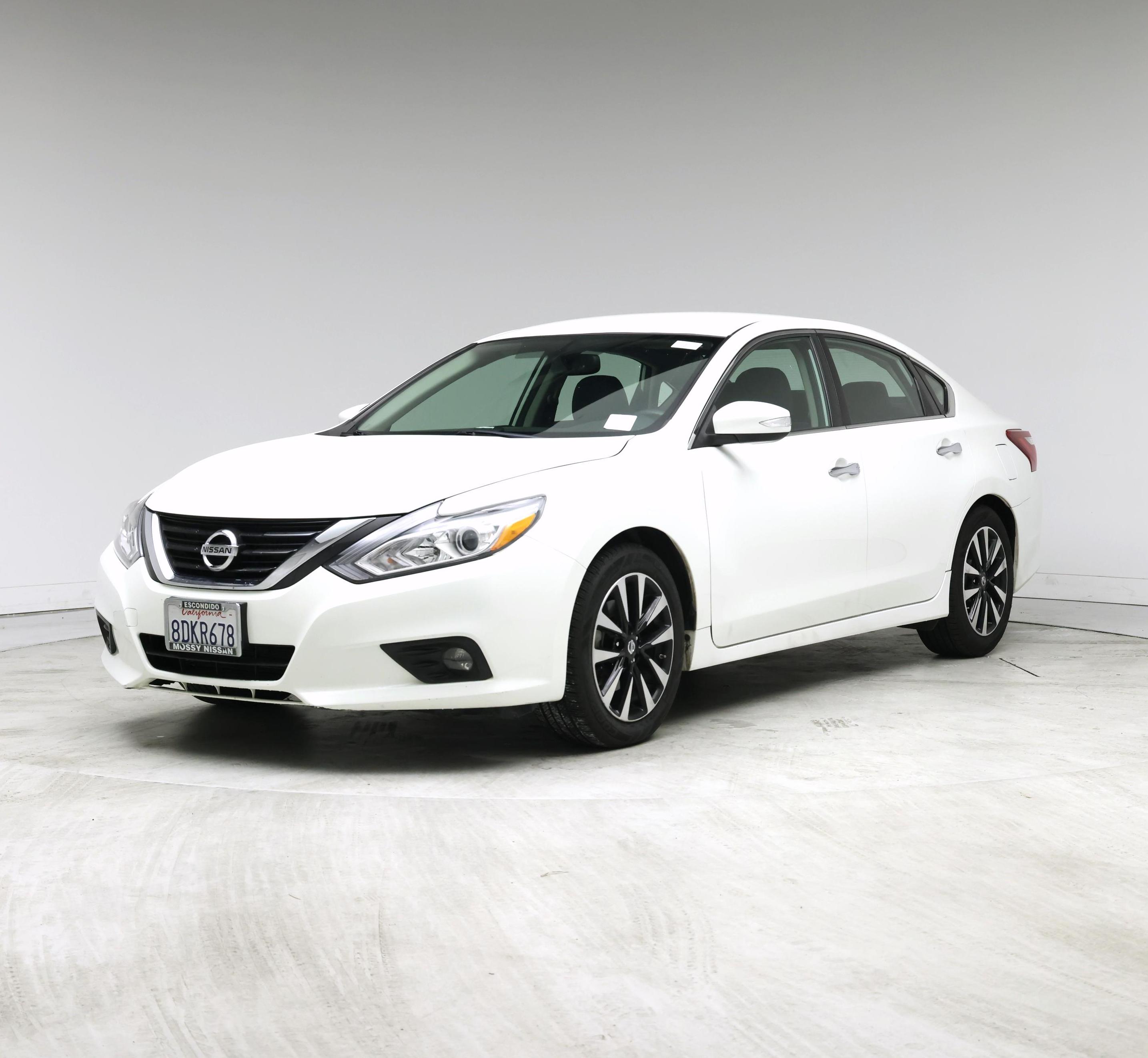 Thumbnail: 2018 Nissan Altima - 4