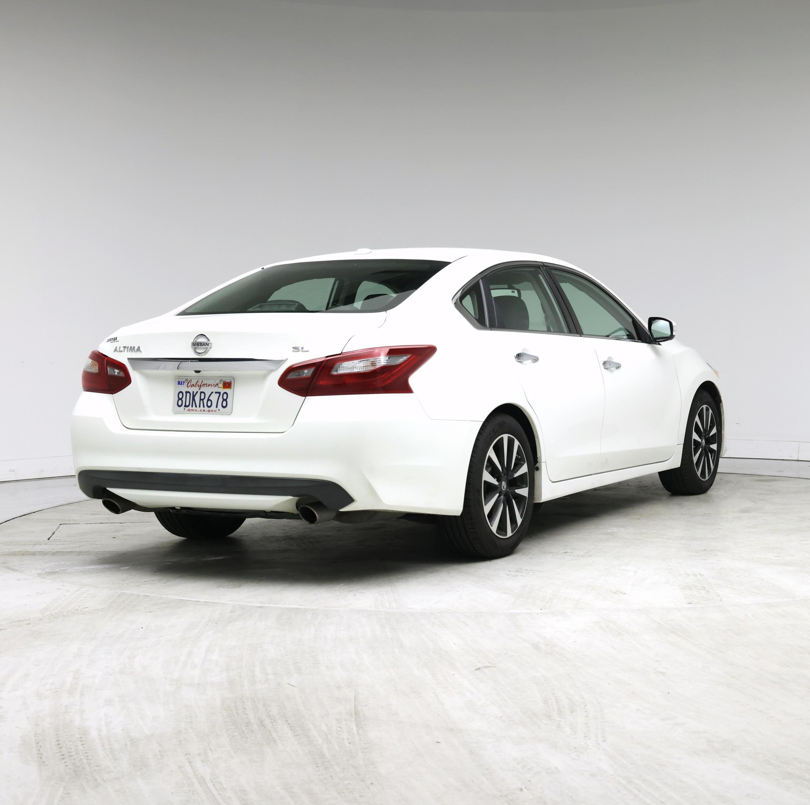 Thumbnail: 2018 Nissan Altima - 8