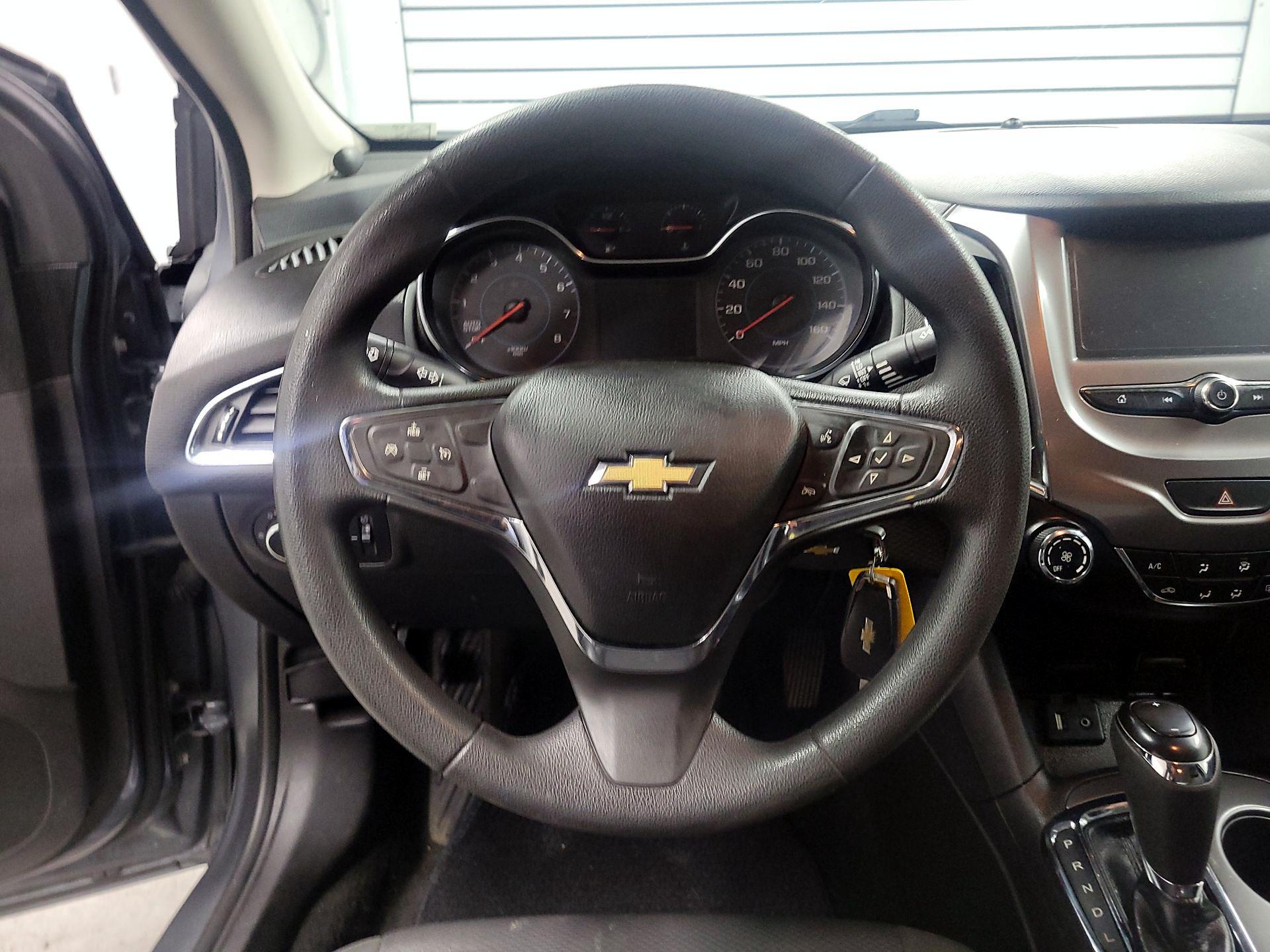 Thumbnail: 2018 Chevrolet Cruze - 10