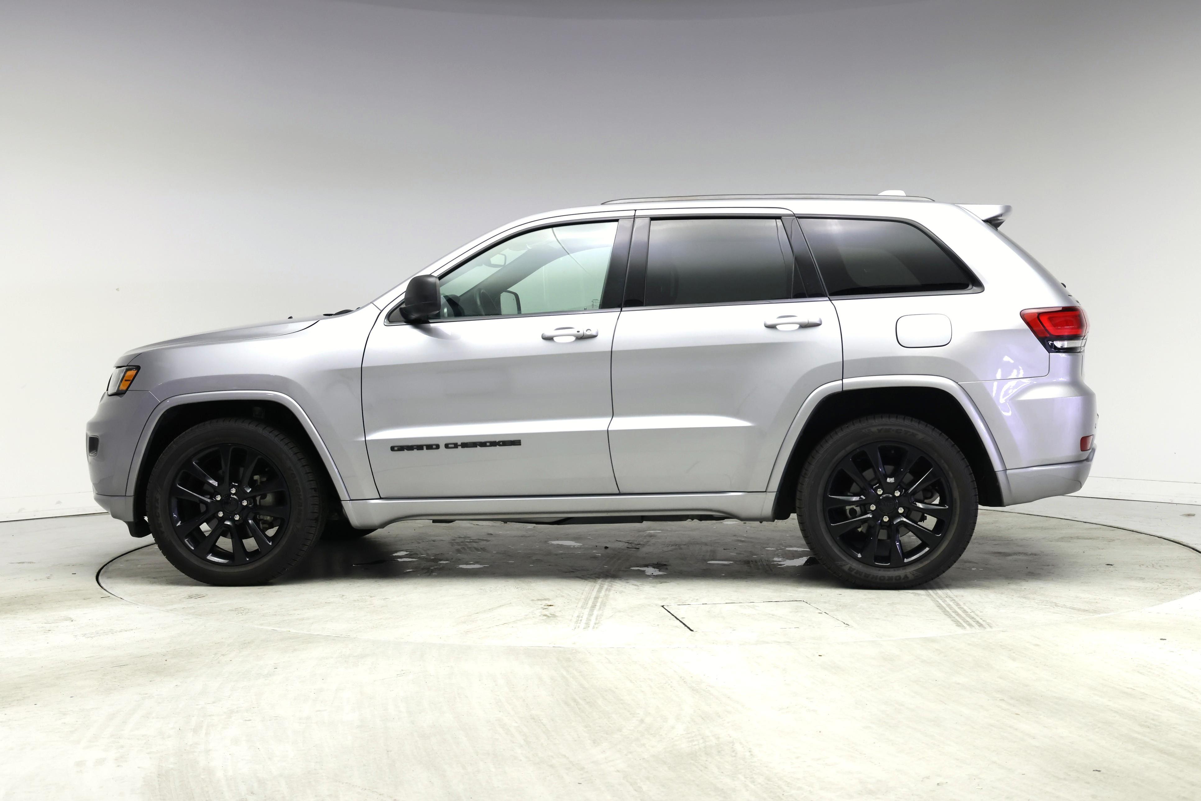 Thumbnail: 2019 Jeep Grand Cherokee - 3