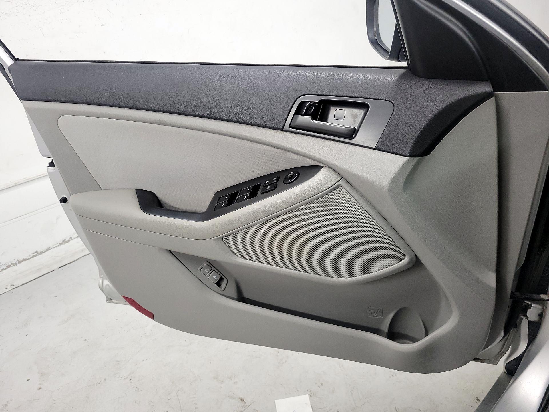 Thumbnail: 2013 Kia Optima - 12