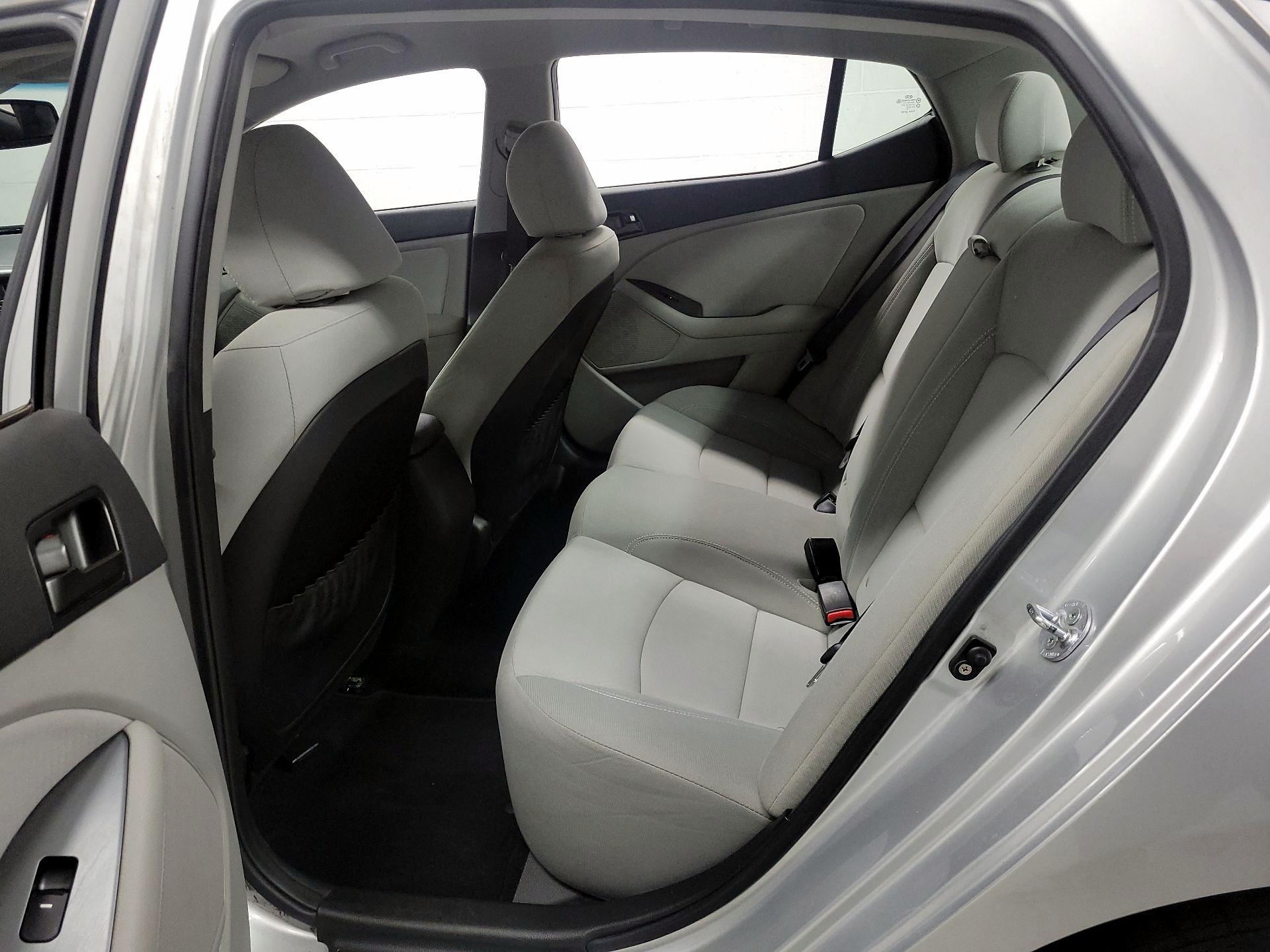 Thumbnail: 2013 Kia Optima - 16