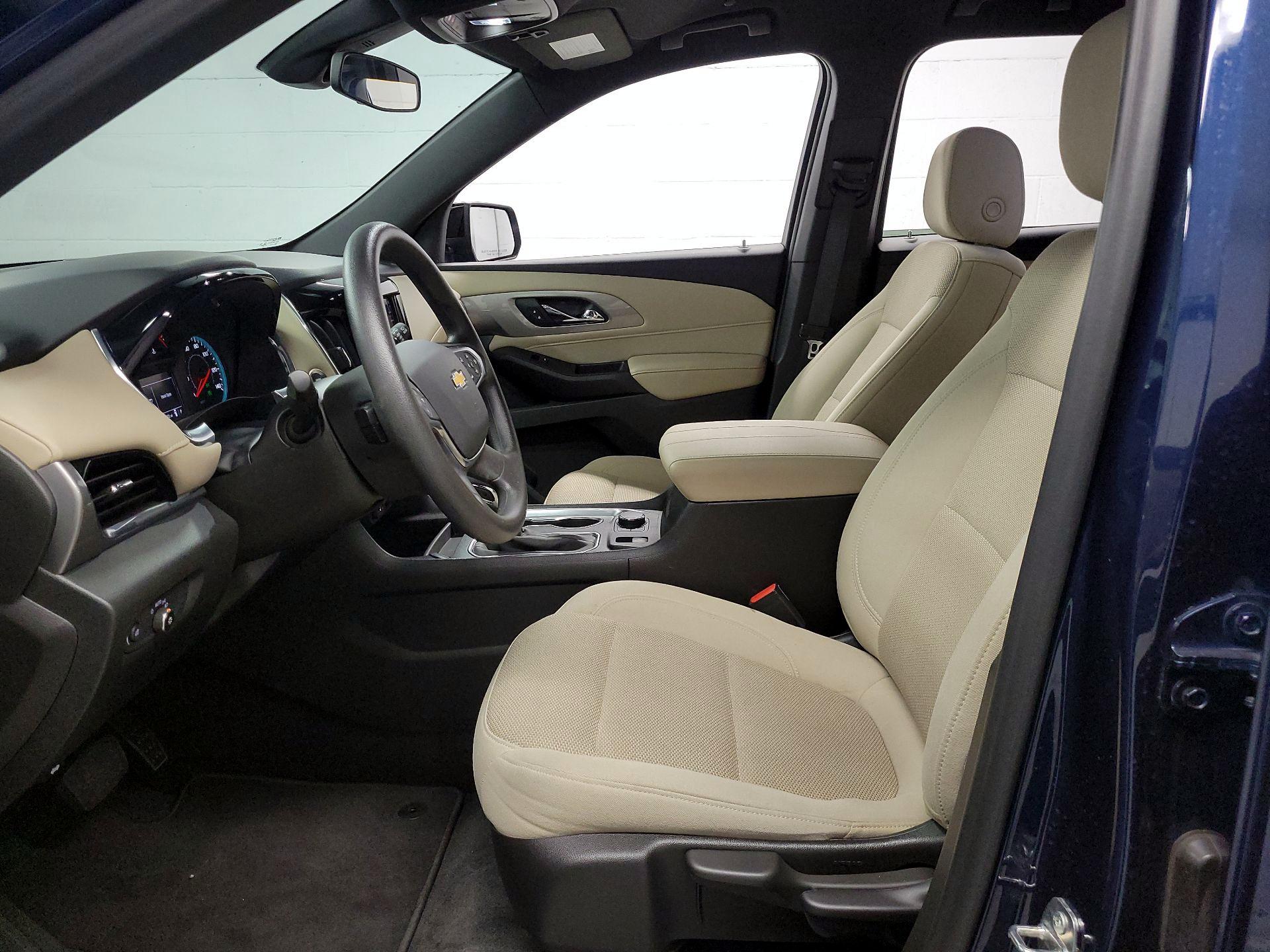 Thumbnail: 2022 Chevrolet Traverse - 11