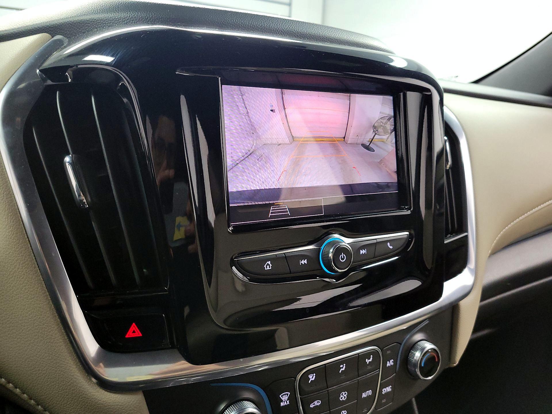 Thumbnail: 2022 Chevrolet Traverse - 14