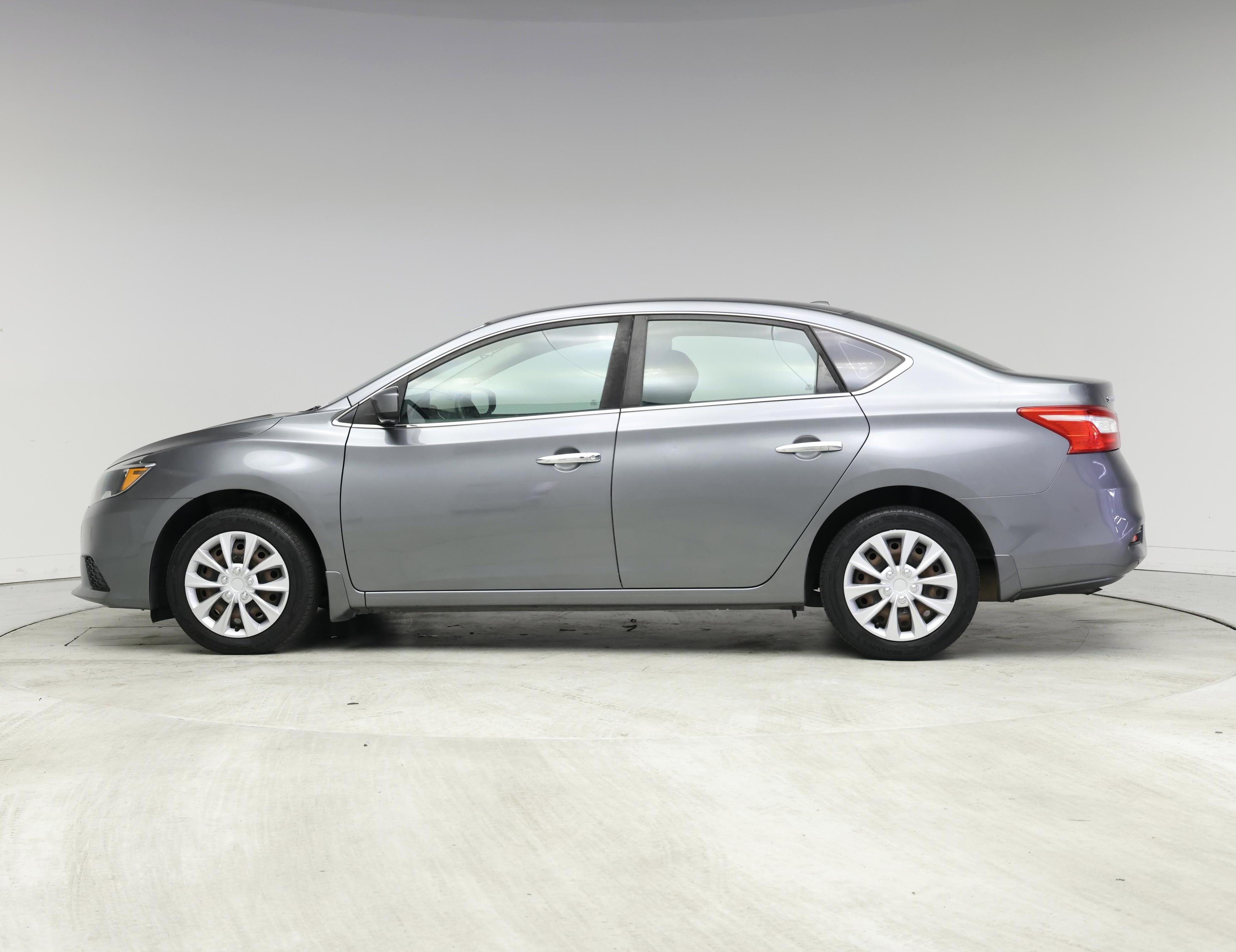 Thumbnail: 2017 Nissan Sentra - 3