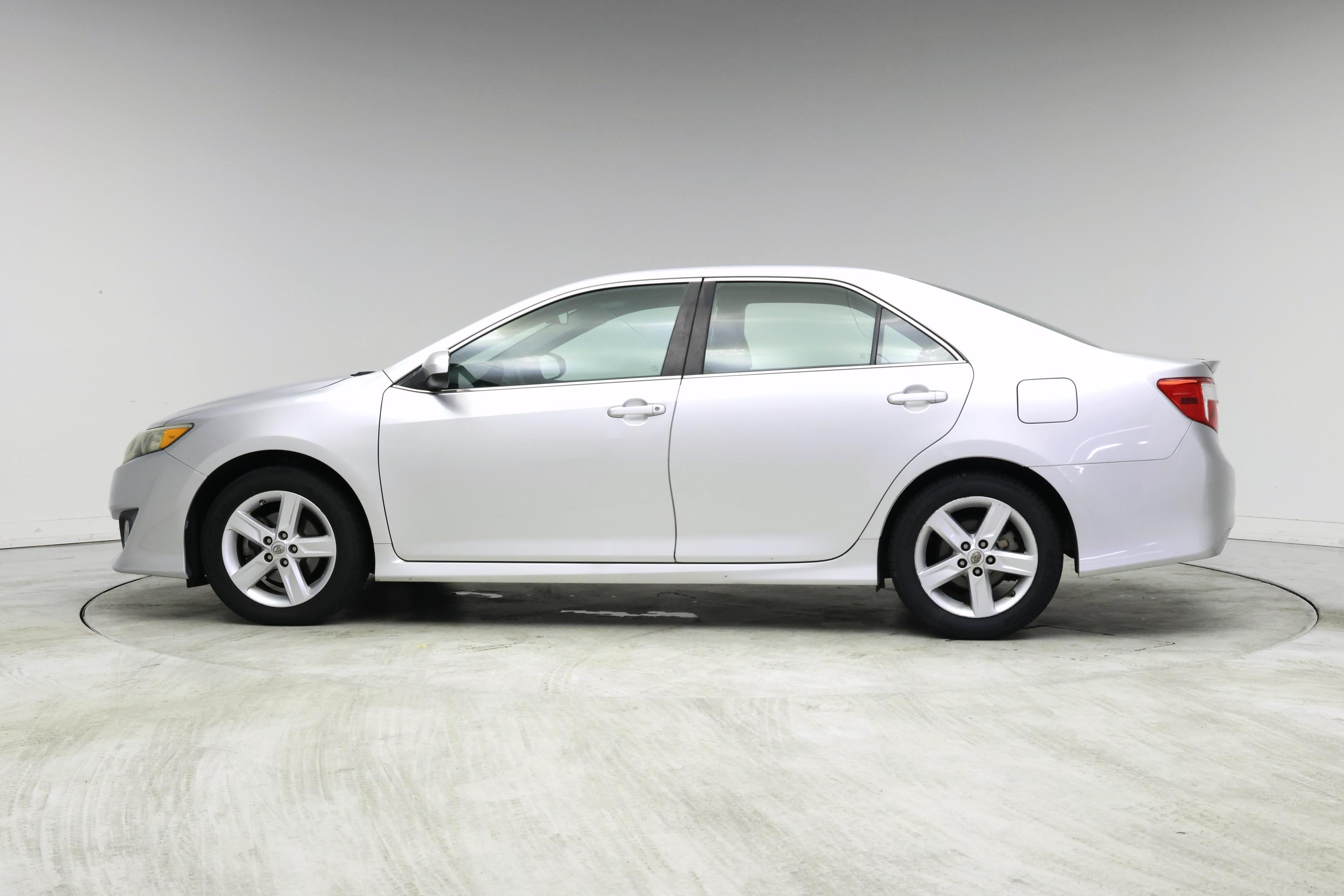 Thumbnail: 2013 Toyota Camry - 3