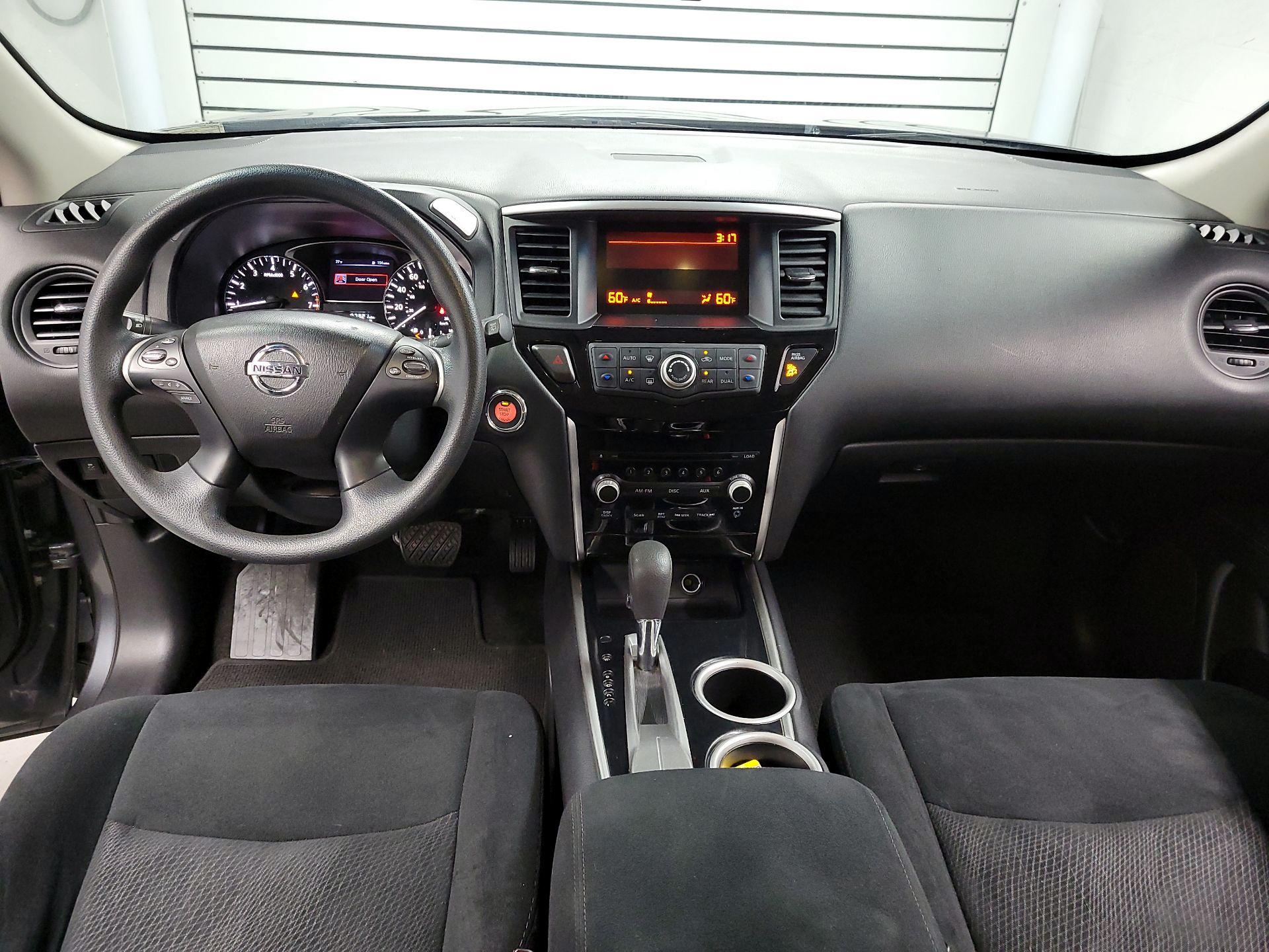 Thumbnail: 2015 Nissan Pathfinder - 9