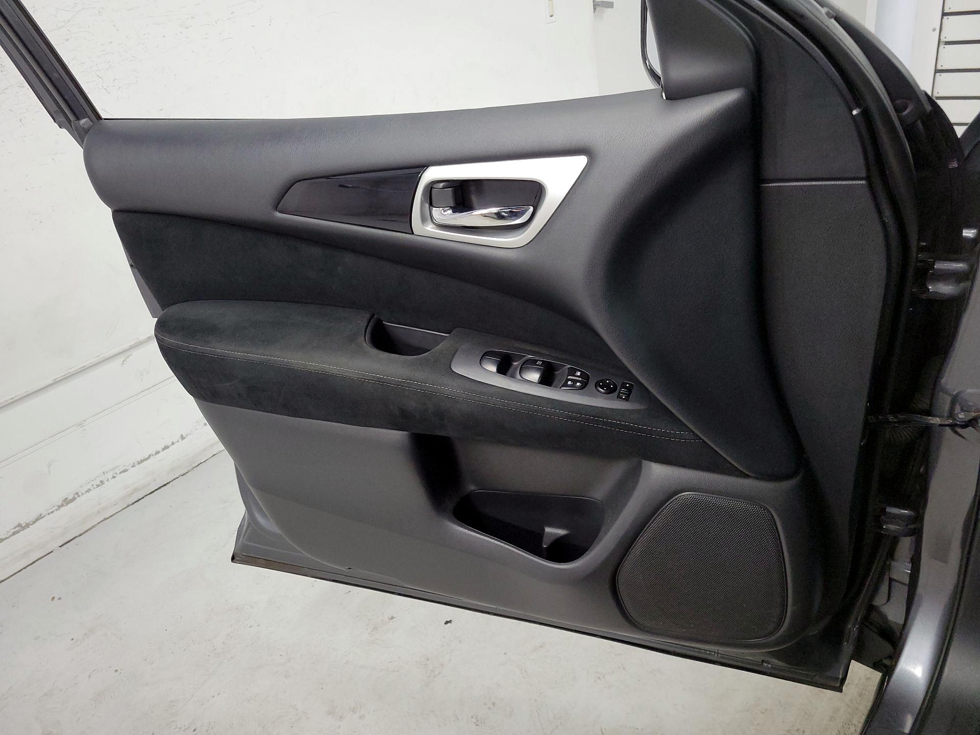 Thumbnail: 2015 Nissan Pathfinder - 12