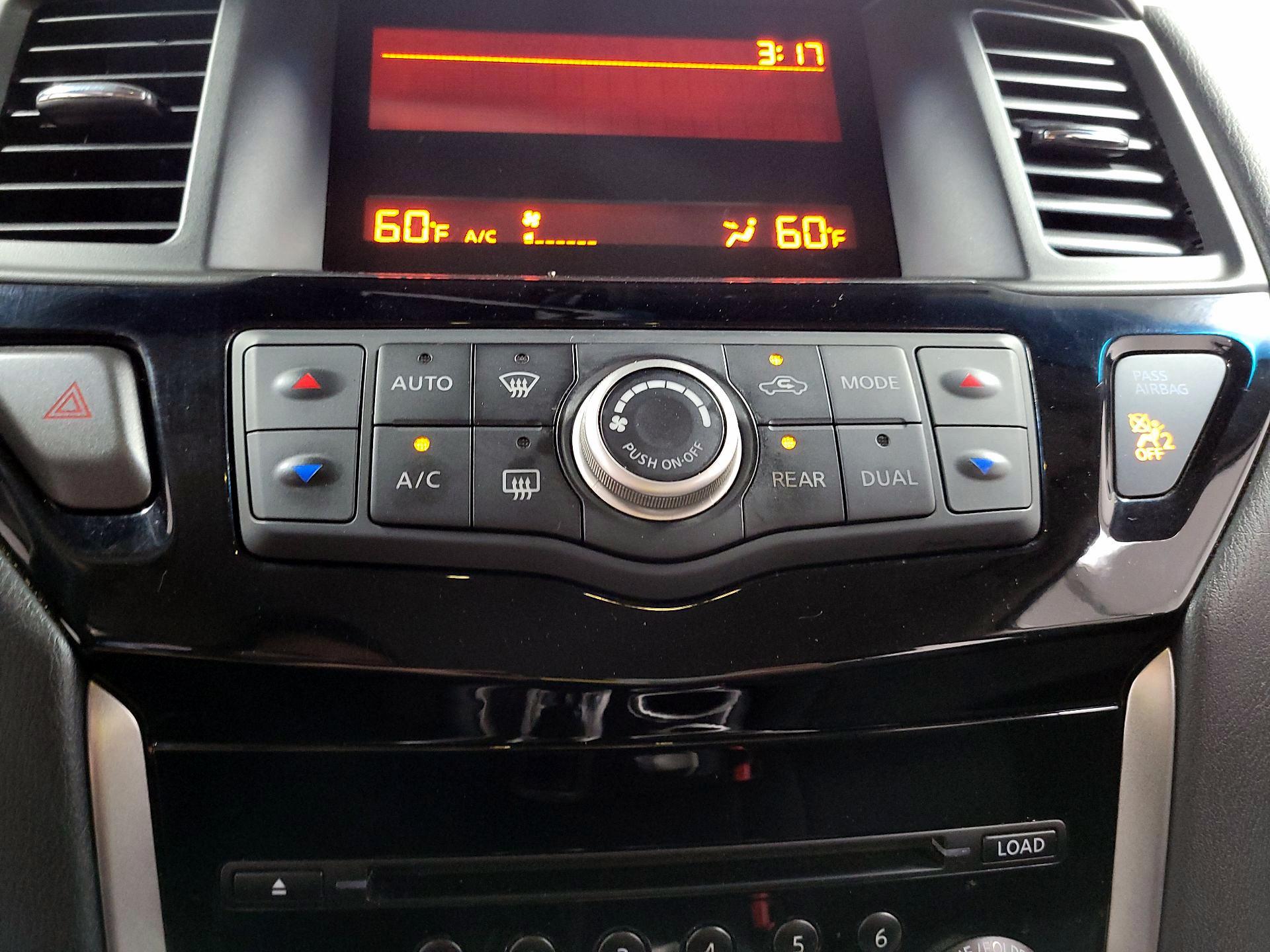 Thumbnail: 2015 Nissan Pathfinder - 14