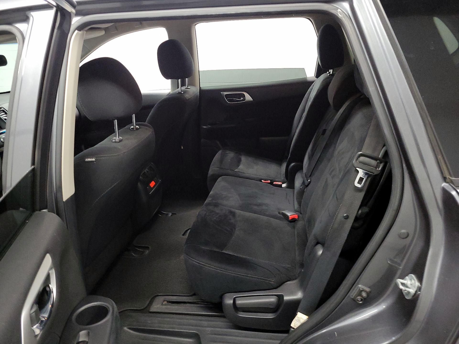 Thumbnail: 2015 Nissan Pathfinder - 16