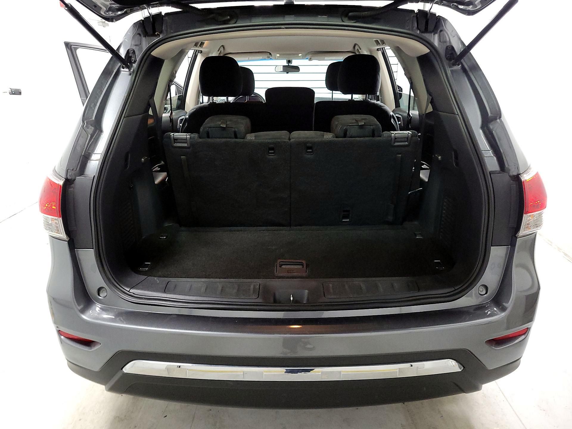 Thumbnail: 2015 Nissan Pathfinder - 17