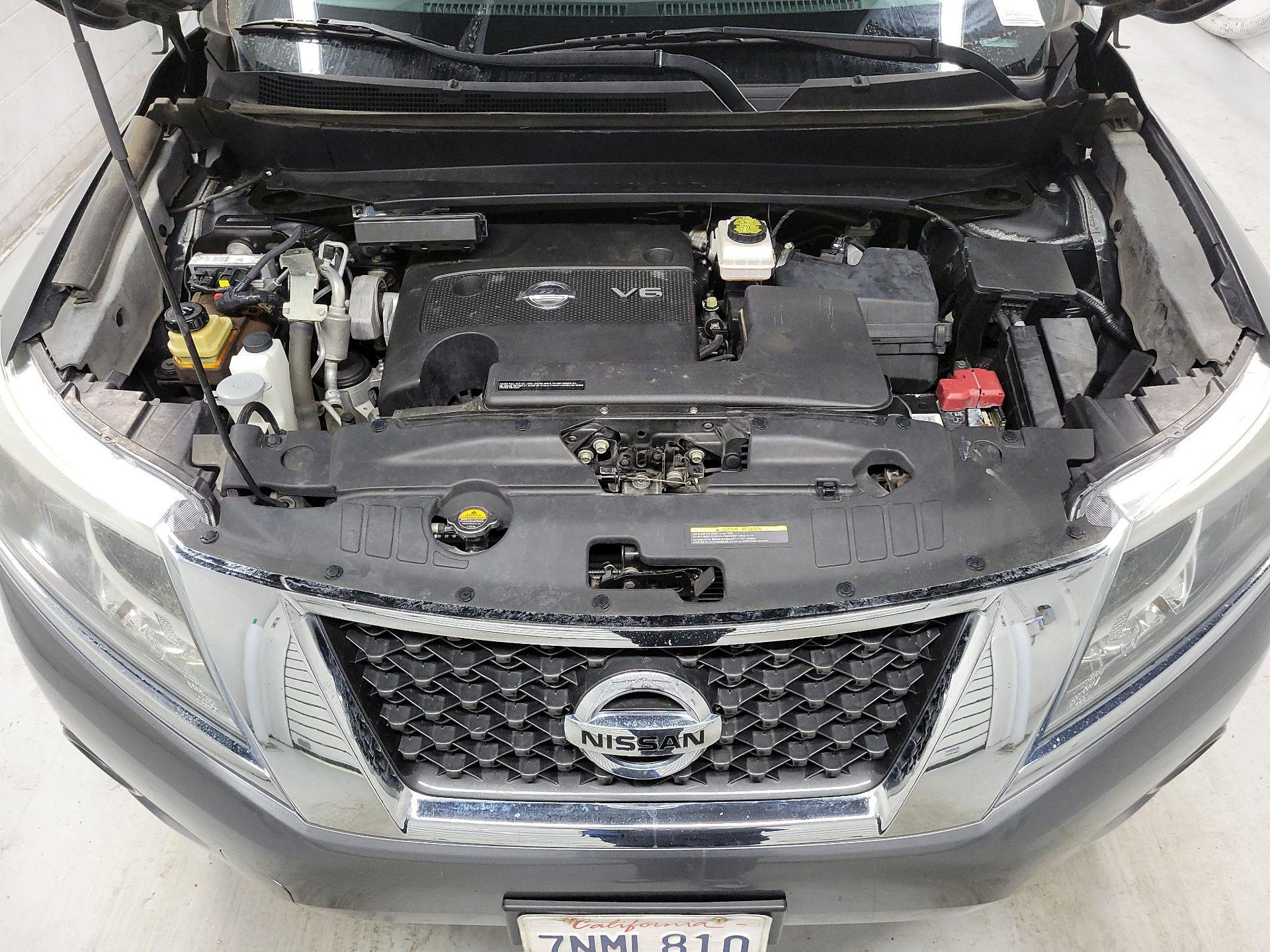 Thumbnail: 2015 Nissan Pathfinder - 18