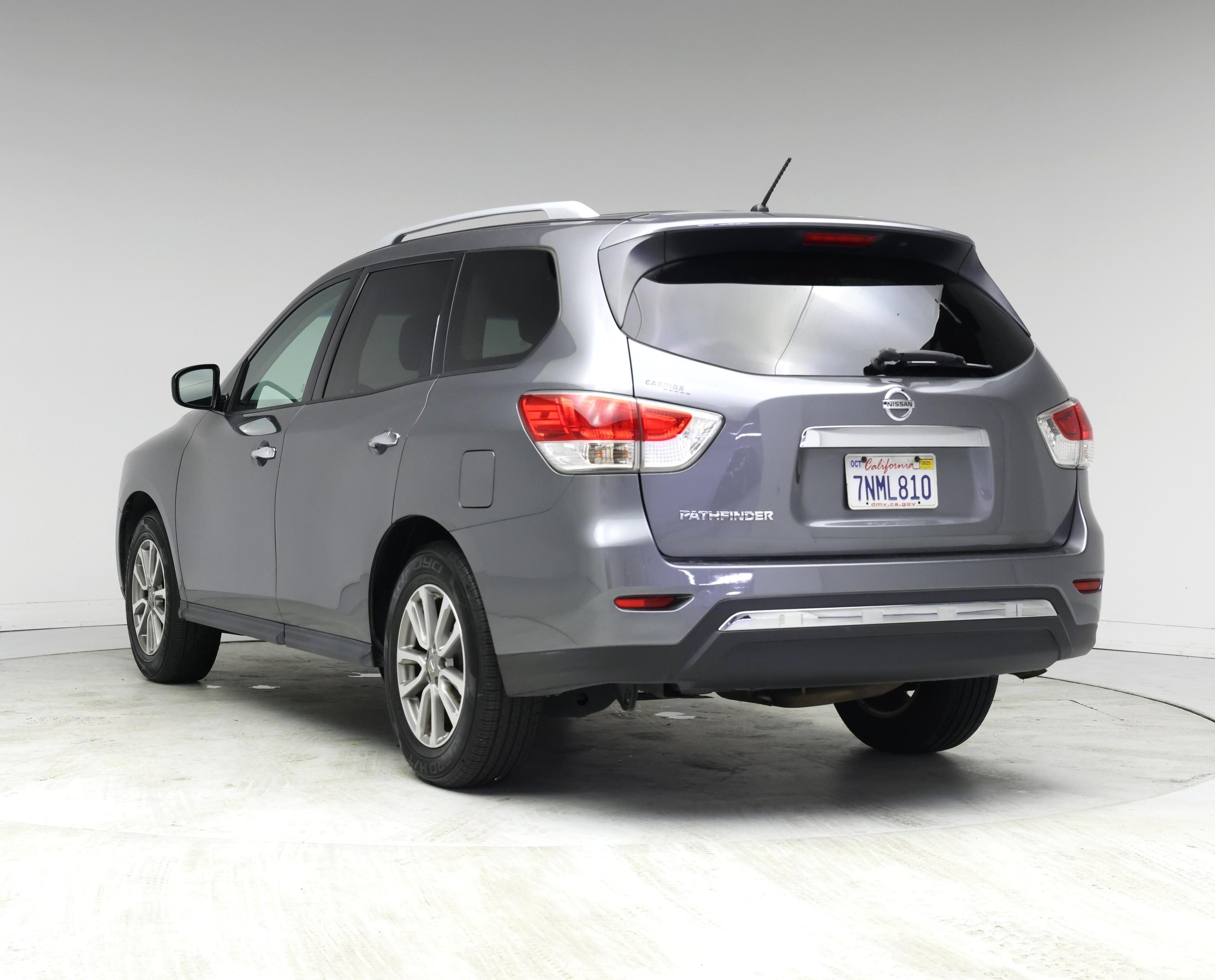 Thumbnail: 2015 Nissan Pathfinder - 2