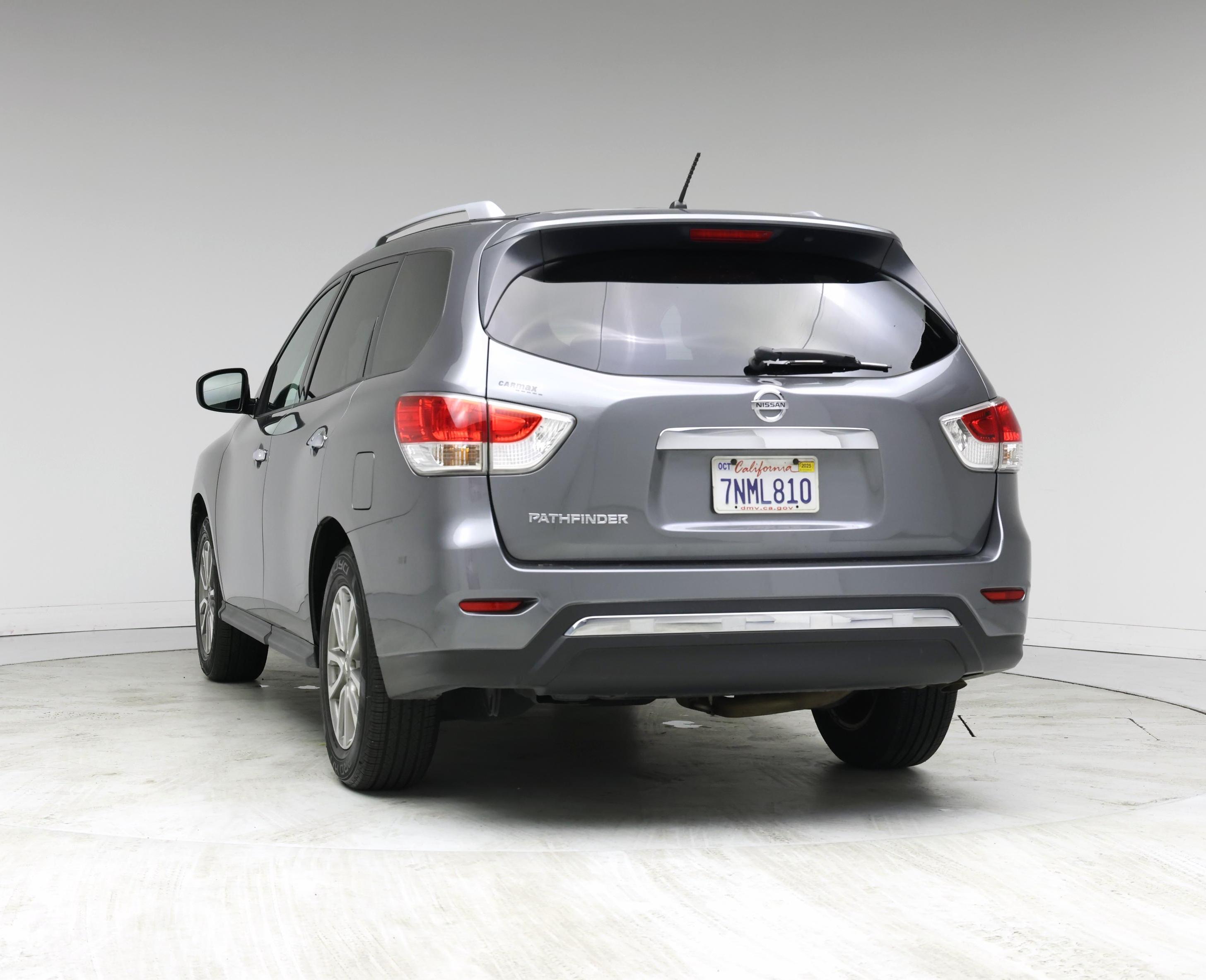 Thumbnail: 2015 Nissan Pathfinder - 6