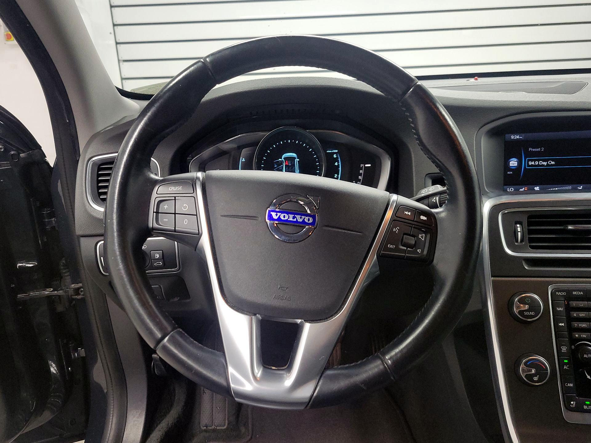Thumbnail: 2015 Volvo V60 - 10